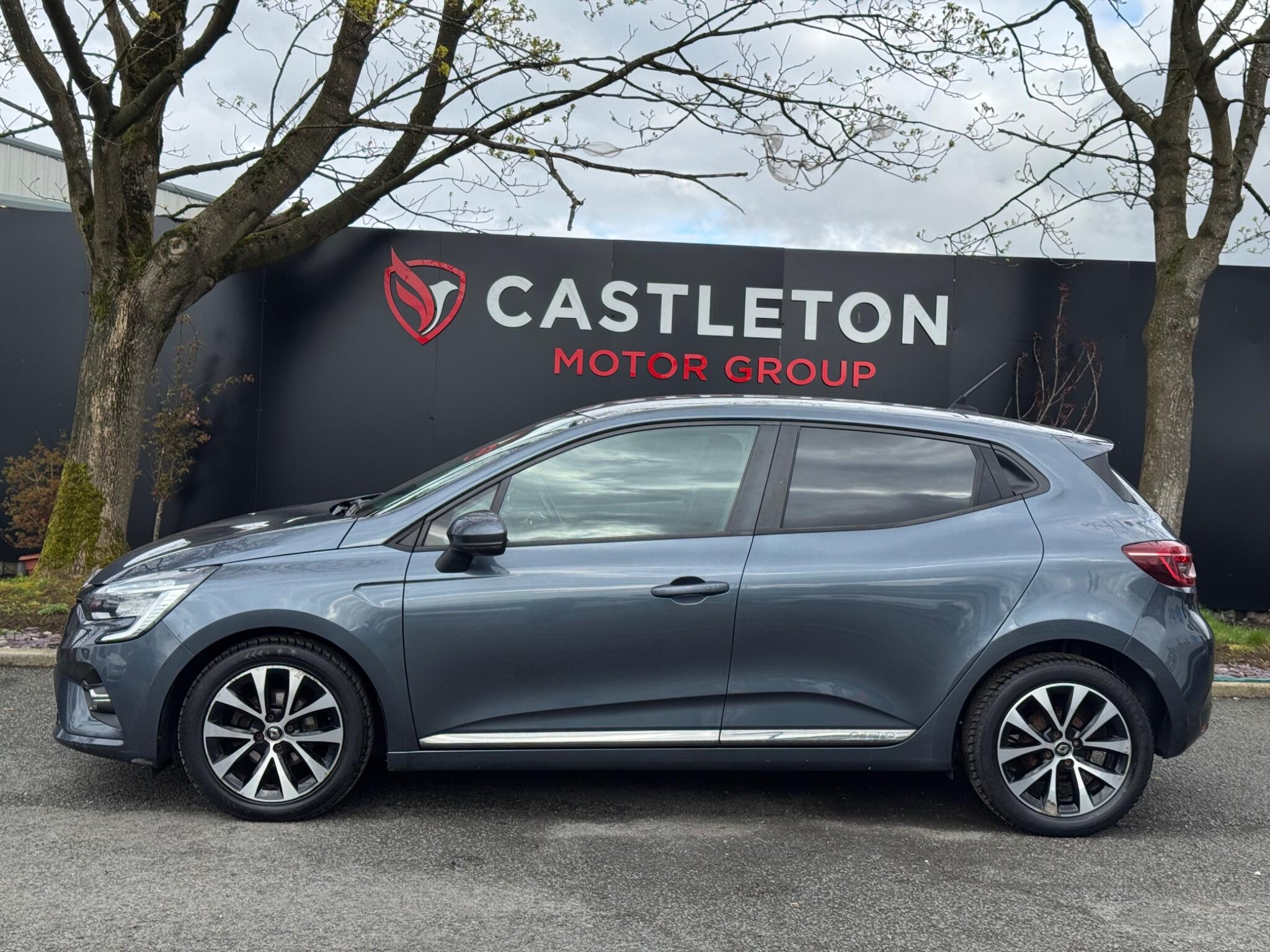 Renault Clio - Image 10