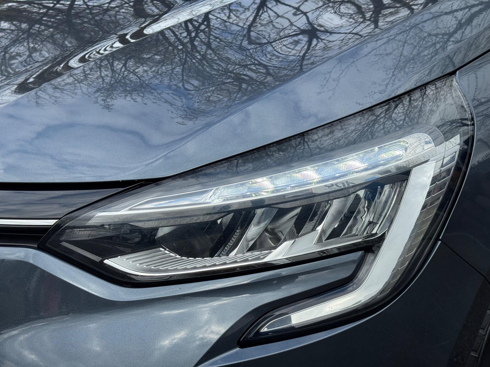 Renault Clio - Image 12