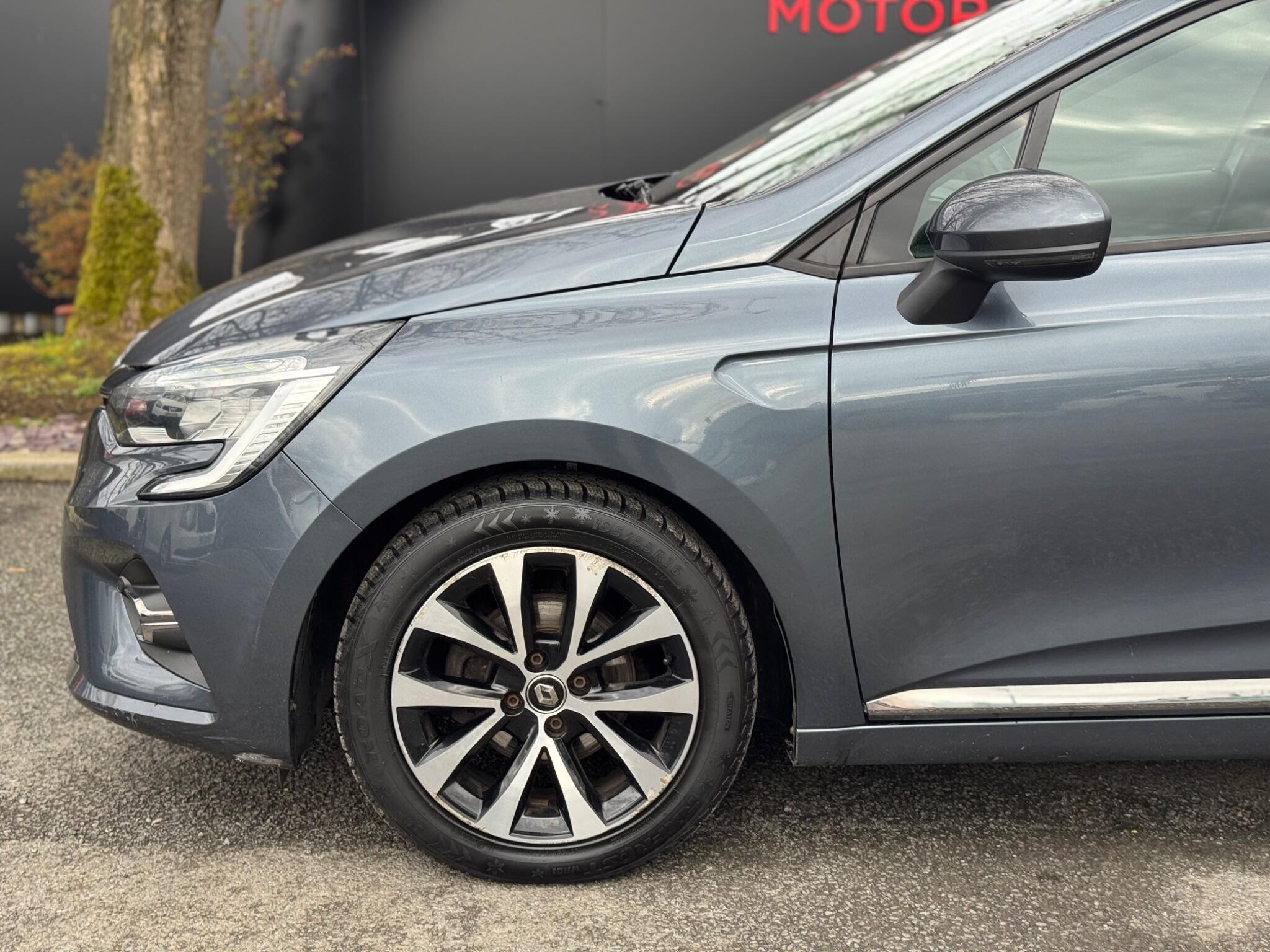 Renault Clio - Image 15