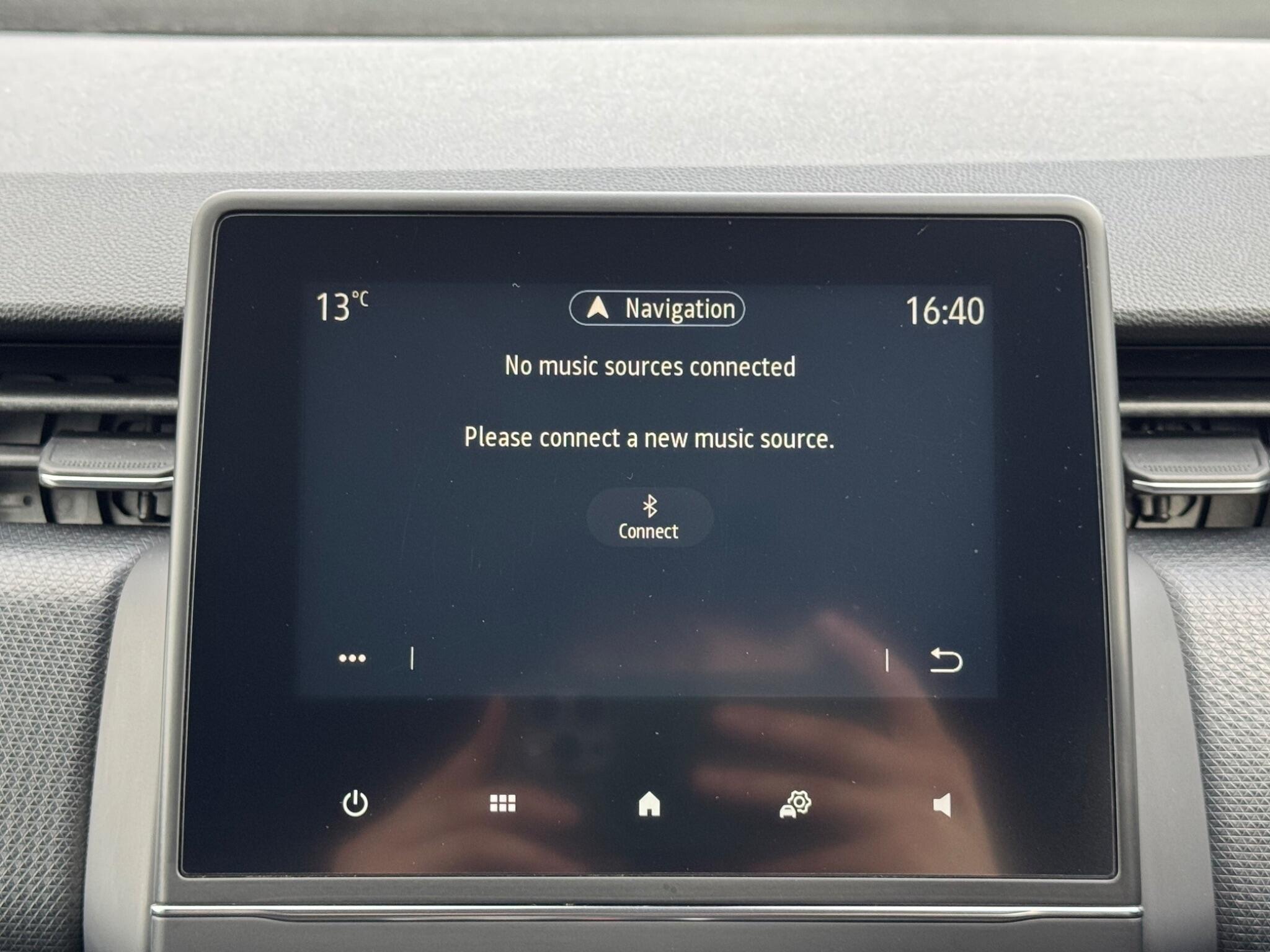 Renault Clio - Image 38