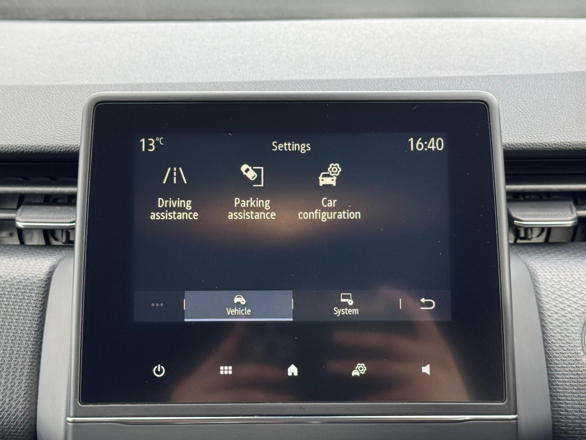 Renault Clio - Image 41