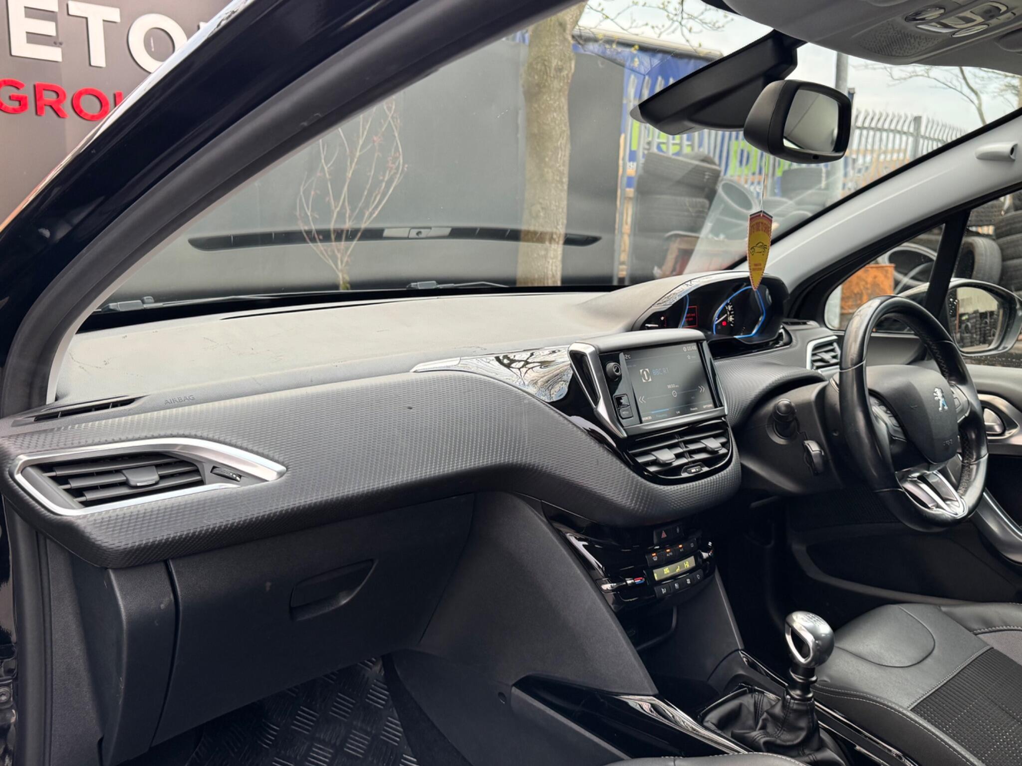 Peugeot 2008 - Image 12