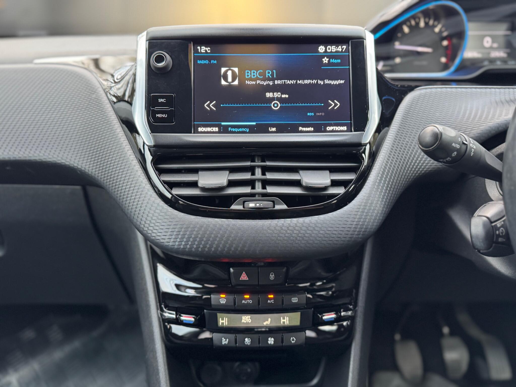 Peugeot 2008 - Image 23