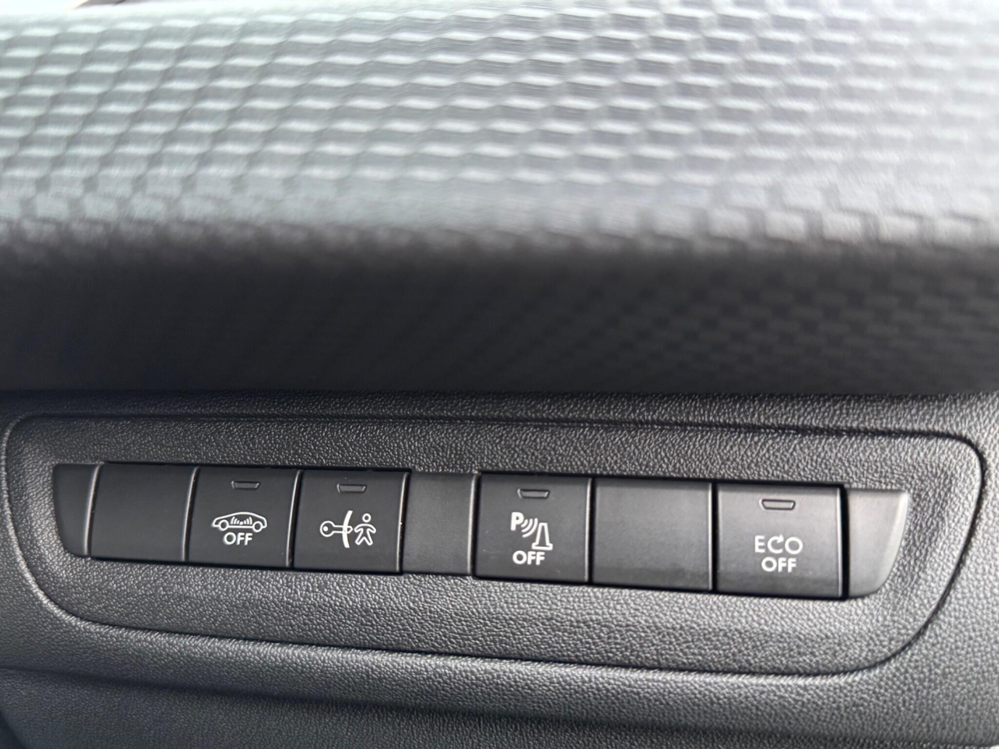 Peugeot 2008 - Image 44