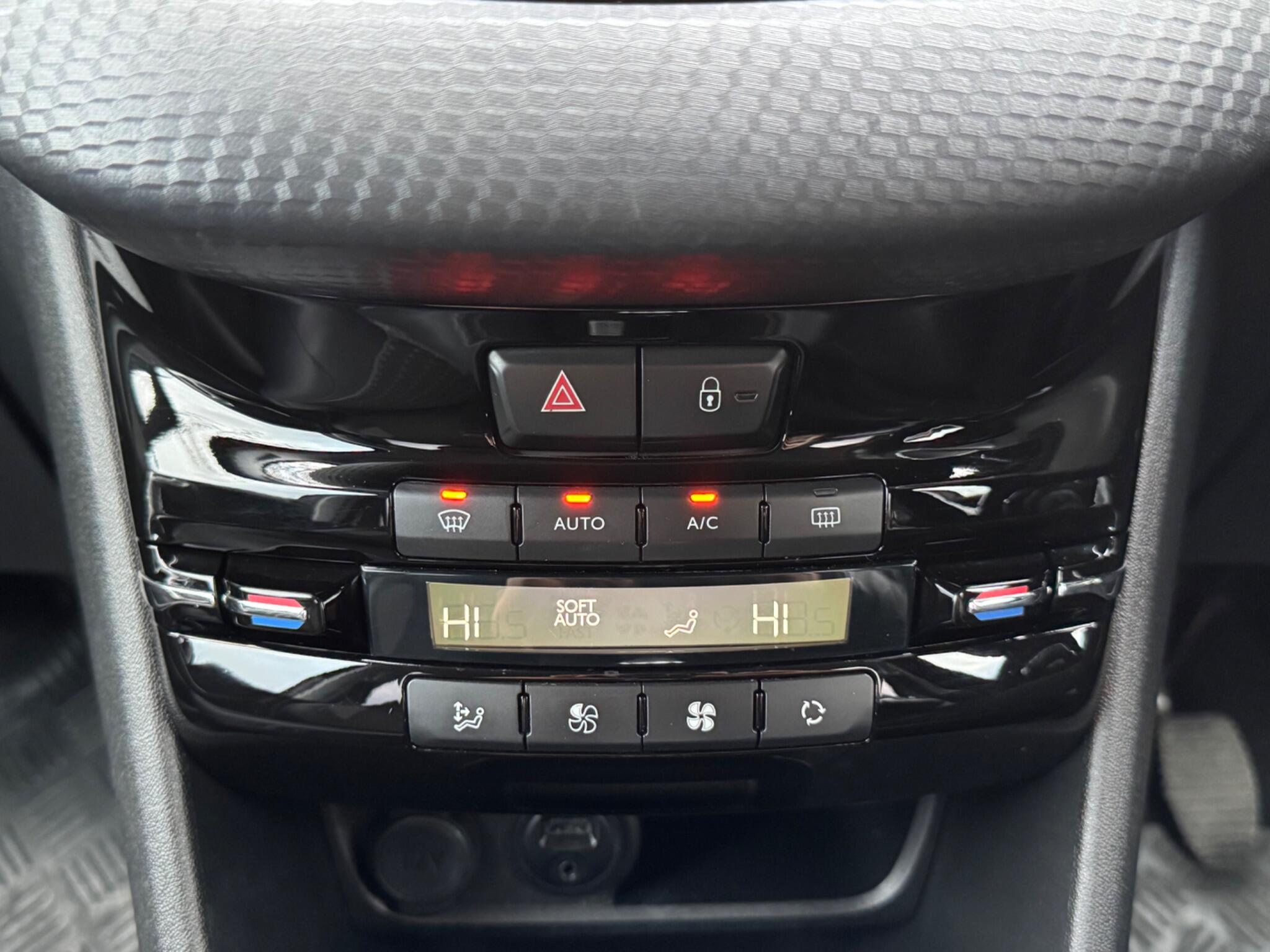 Peugeot 2008 - Image 34