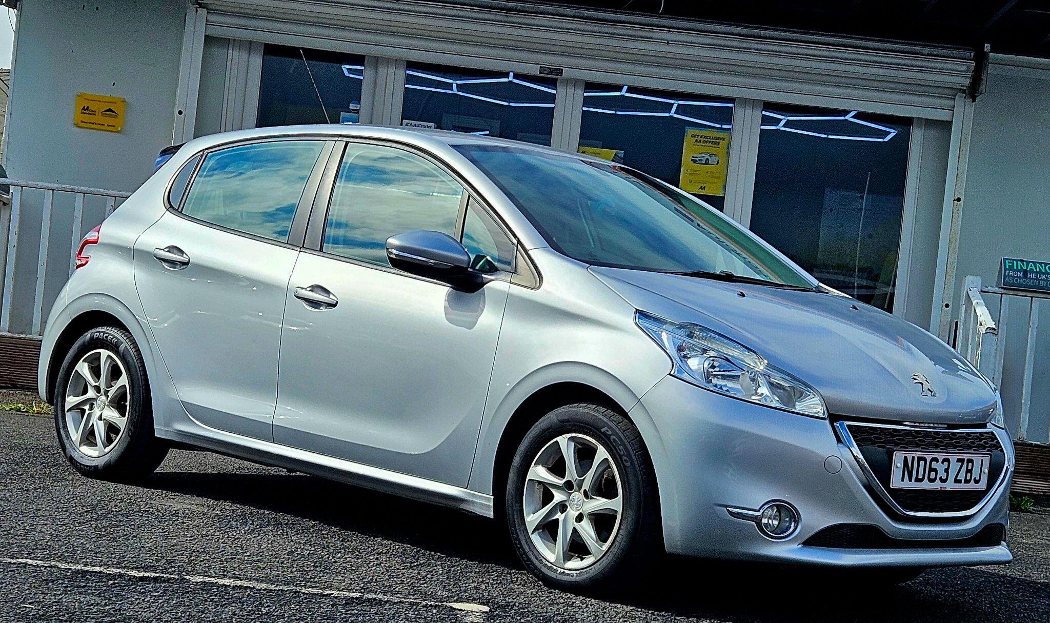 Peugeot 208
