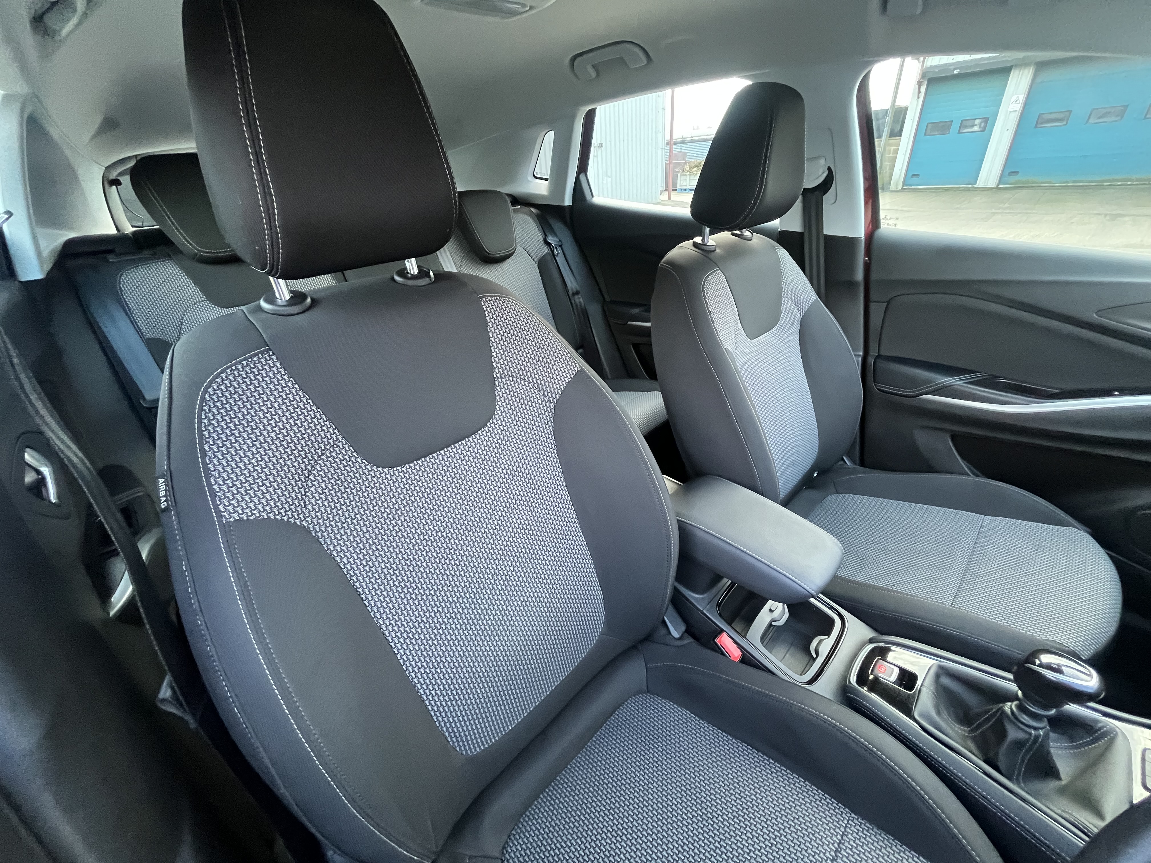 Vauxhall Grandland X - Image 11
