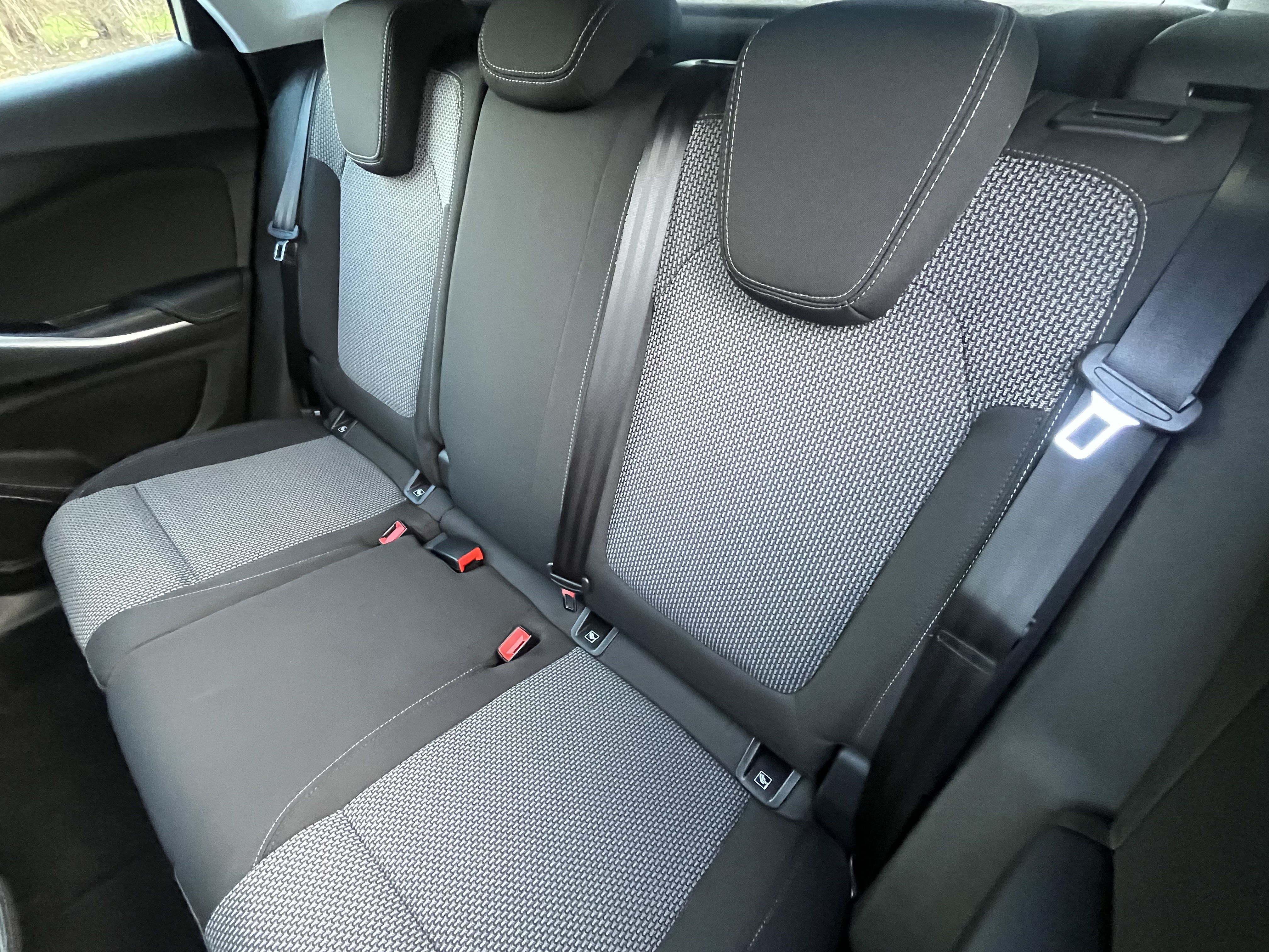 Vauxhall Grandland X - Image 18