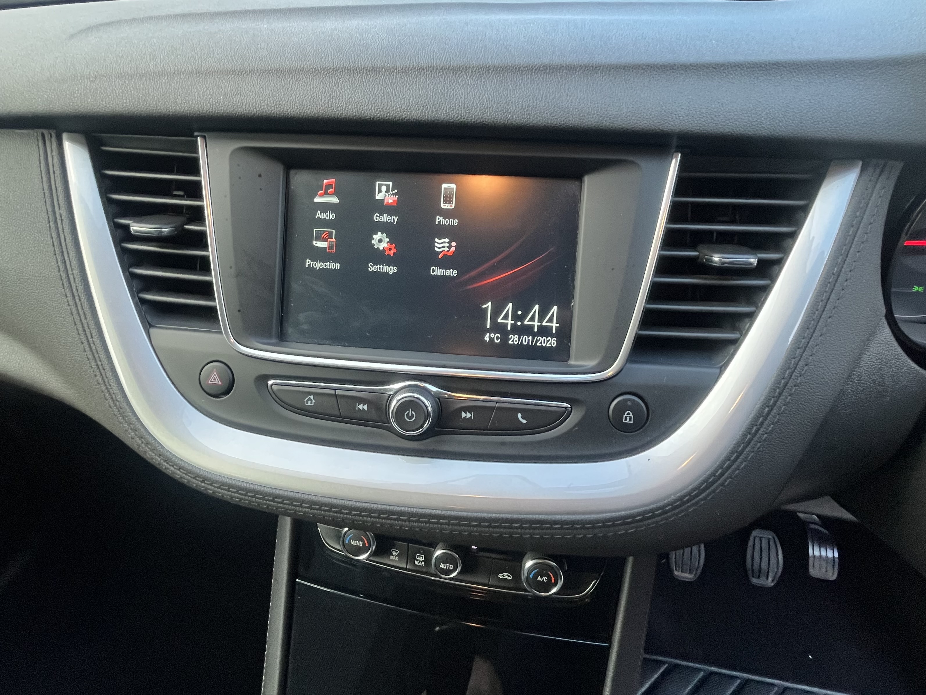 Vauxhall Grandland X - Image 26