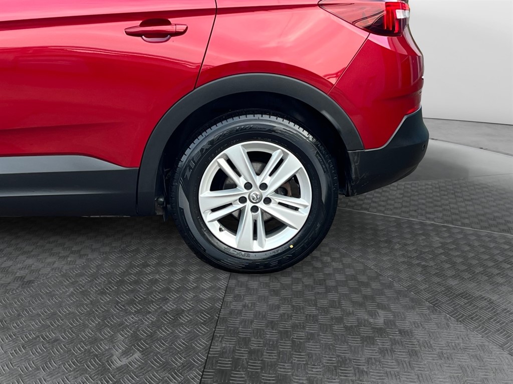Vauxhall Grandland X - Image 32