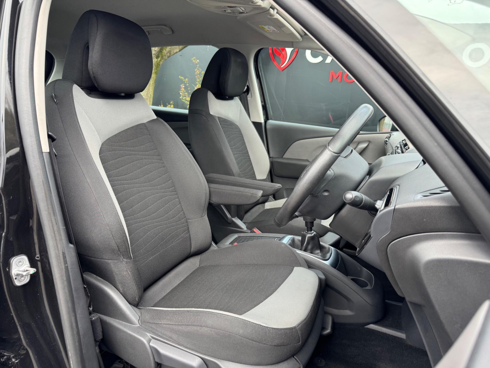 Citroen C4 Picasso - Image 21