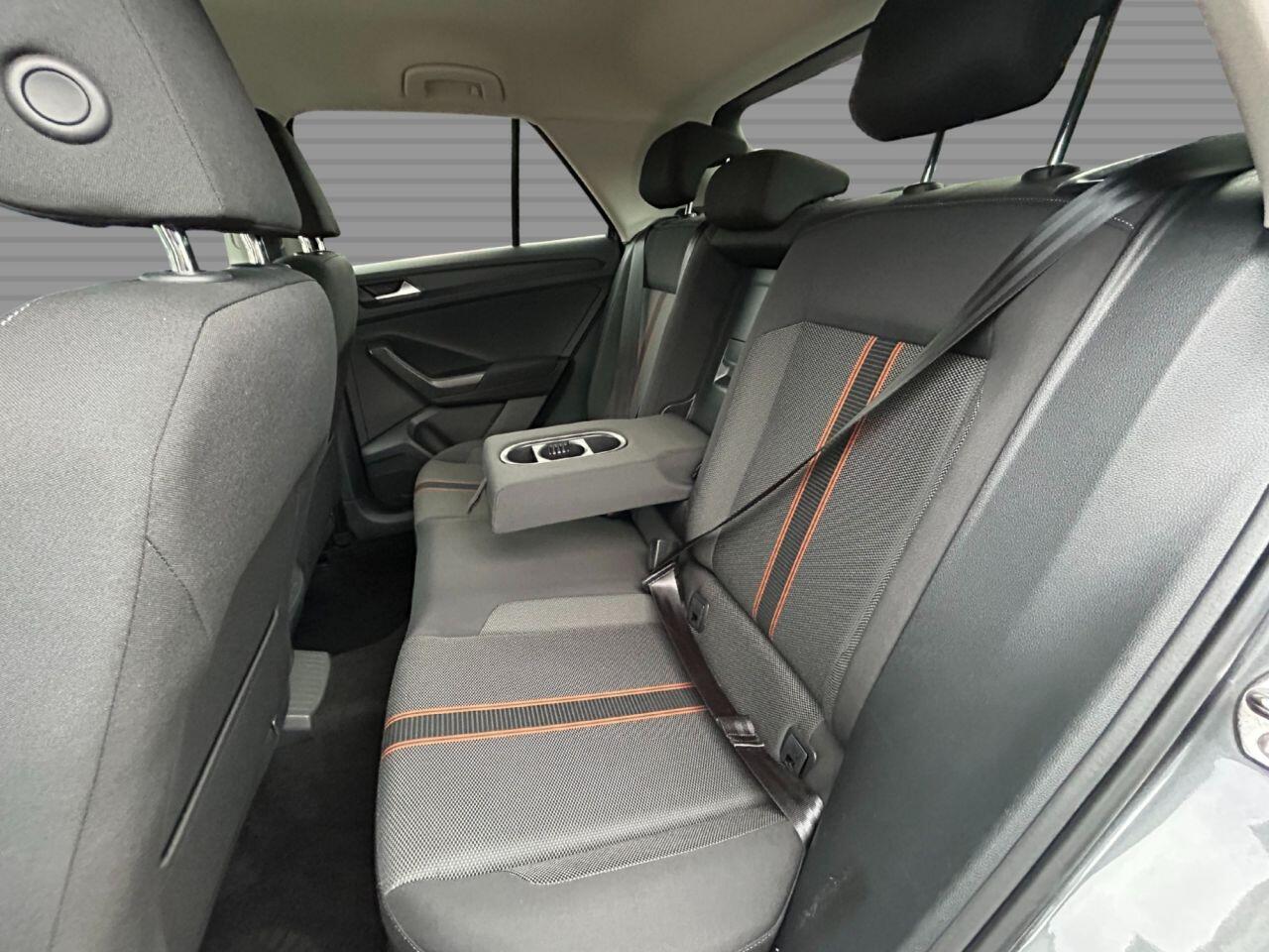Volkswagen T-Roc - Image 13