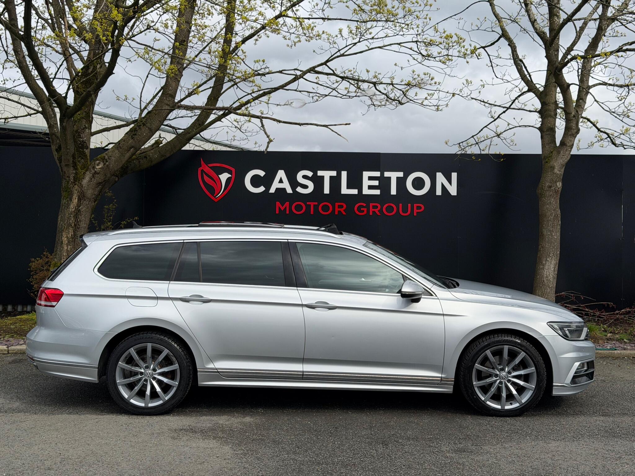 Volkswagen Passat - Image 17