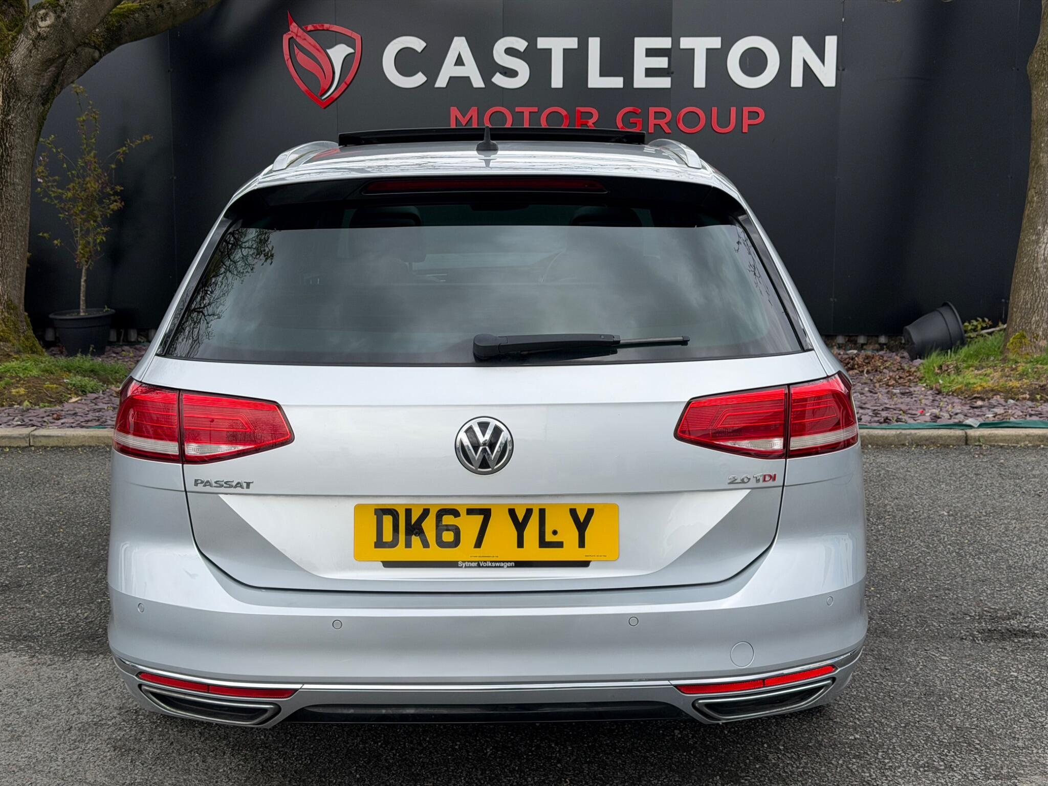 Volkswagen Passat - Image 20