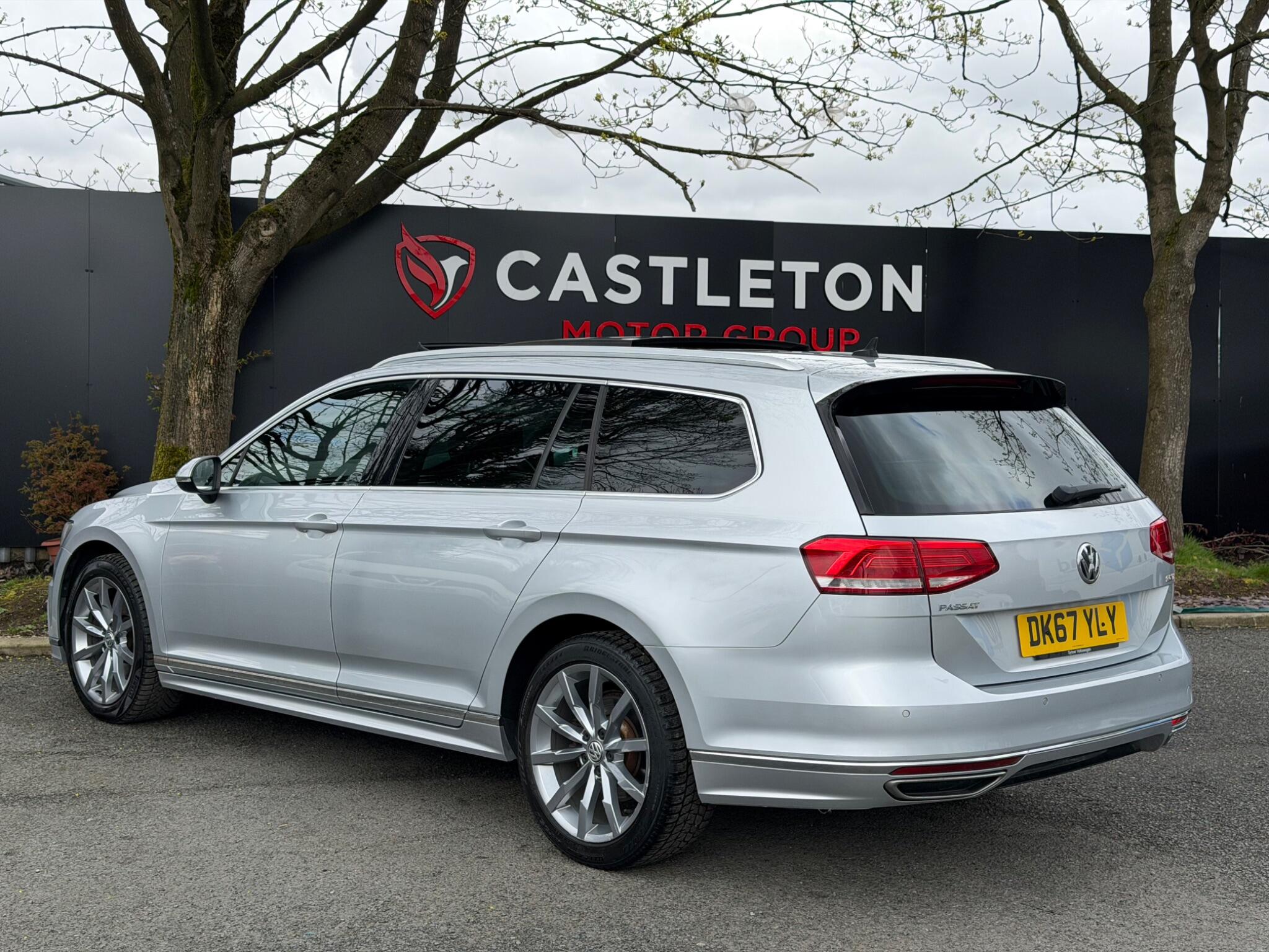 Volkswagen Passat - Image 21