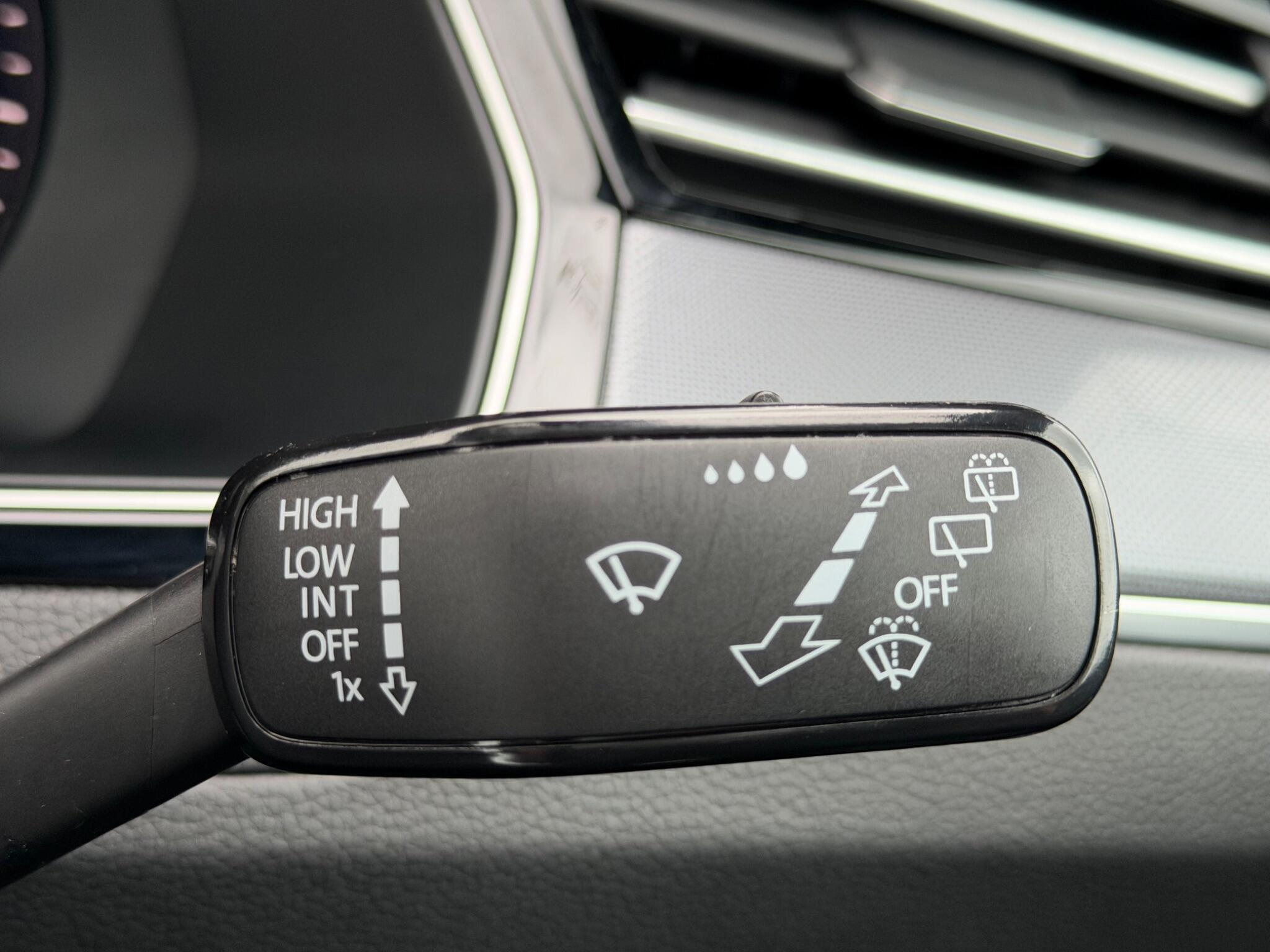 Volkswagen Passat - Image 22