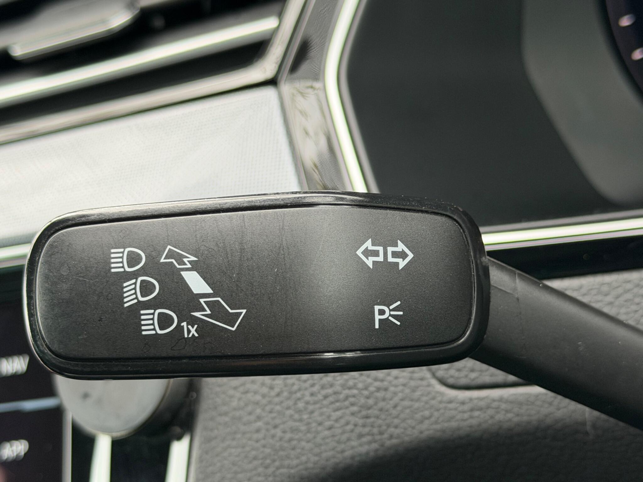 Volkswagen Passat - Image 23