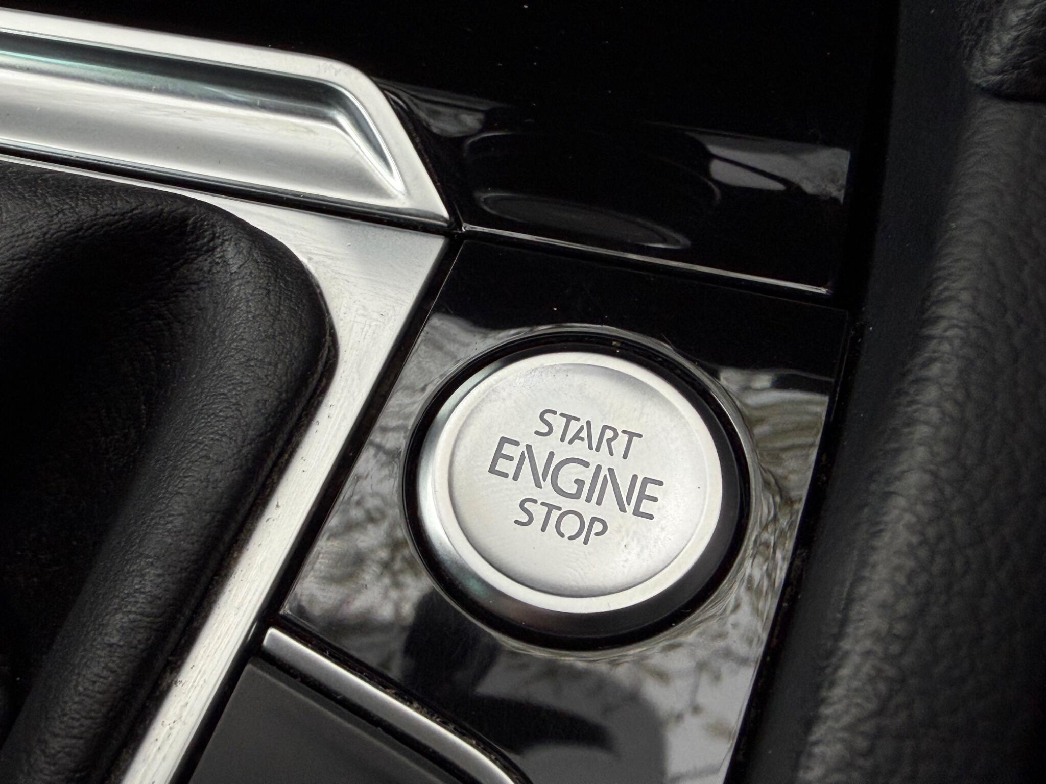 Volkswagen Passat - Image 31