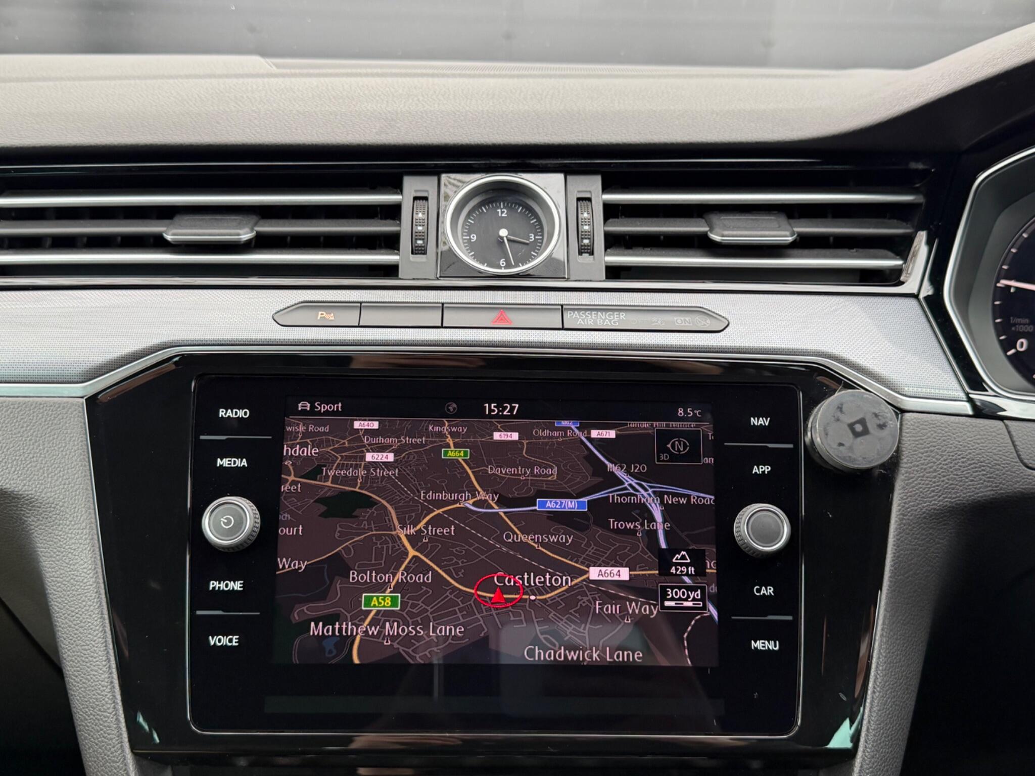 Volkswagen Passat - Image 37