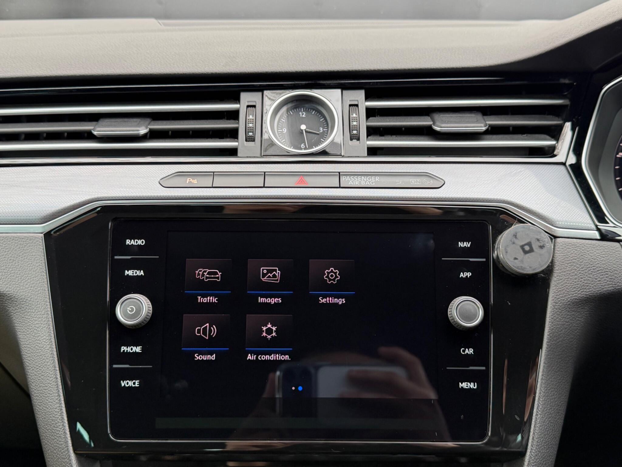 Volkswagen Passat - Image 41