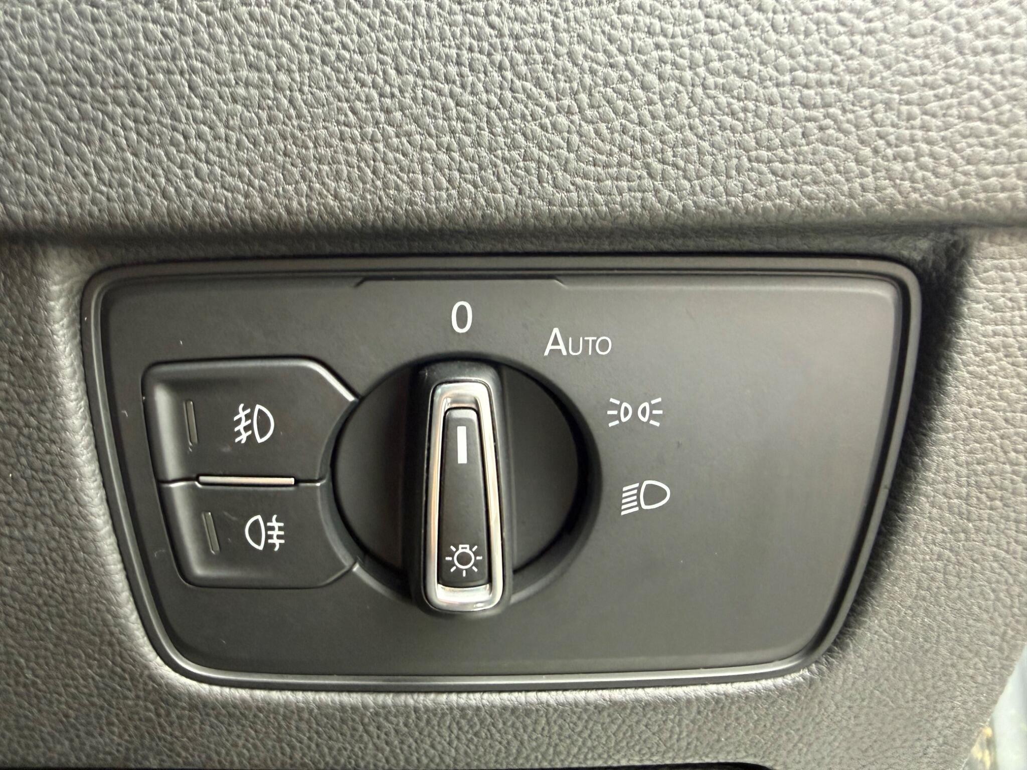 Volkswagen Passat - Image 43