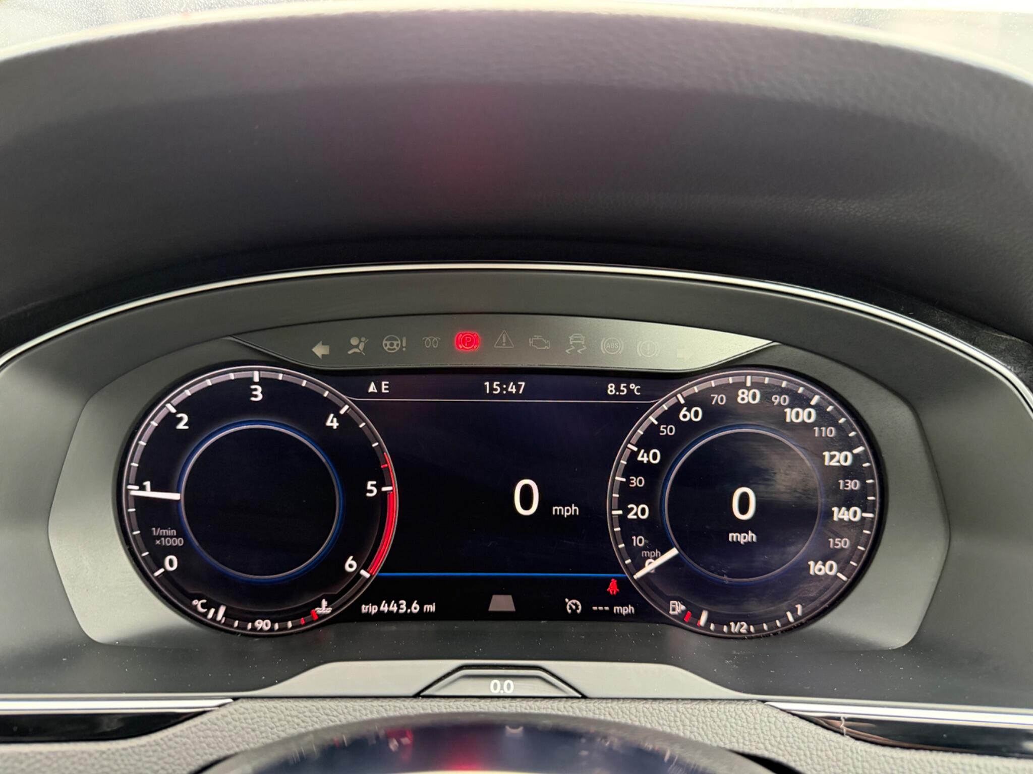 Volkswagen Passat - Image 45