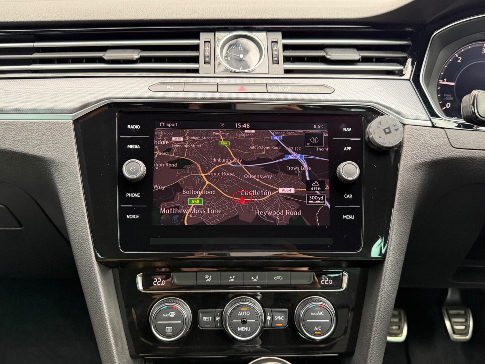 Volkswagen Passat - Image 49