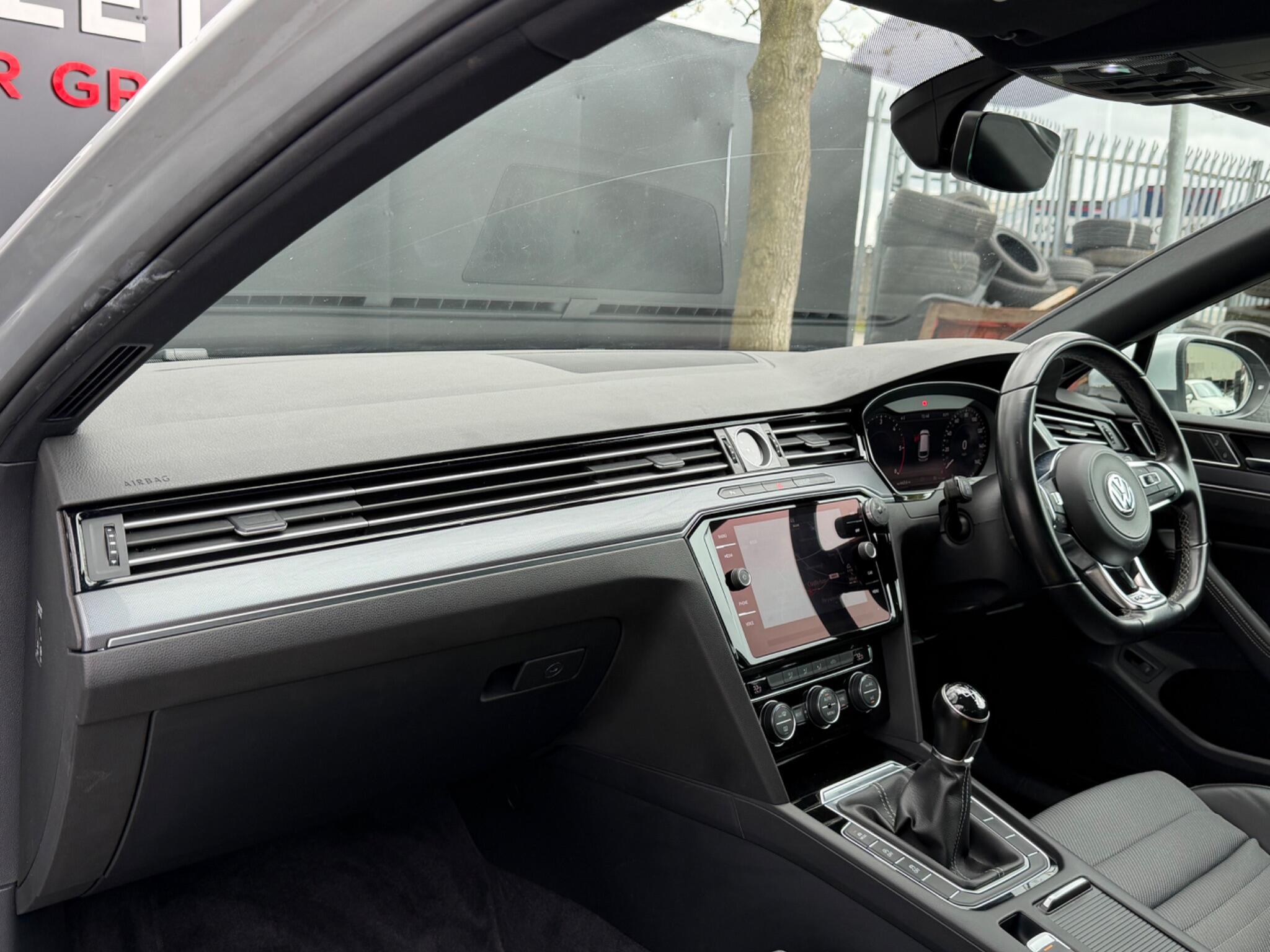 Volkswagen Passat - Image 50