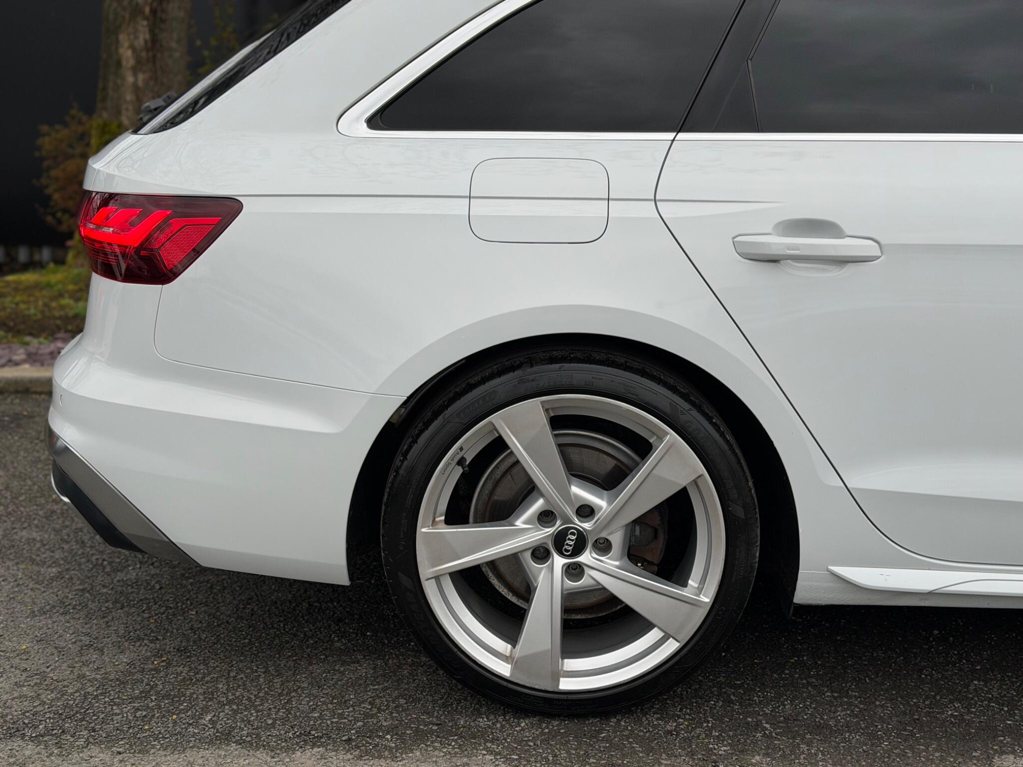 Audi A4 Avant - Image 18