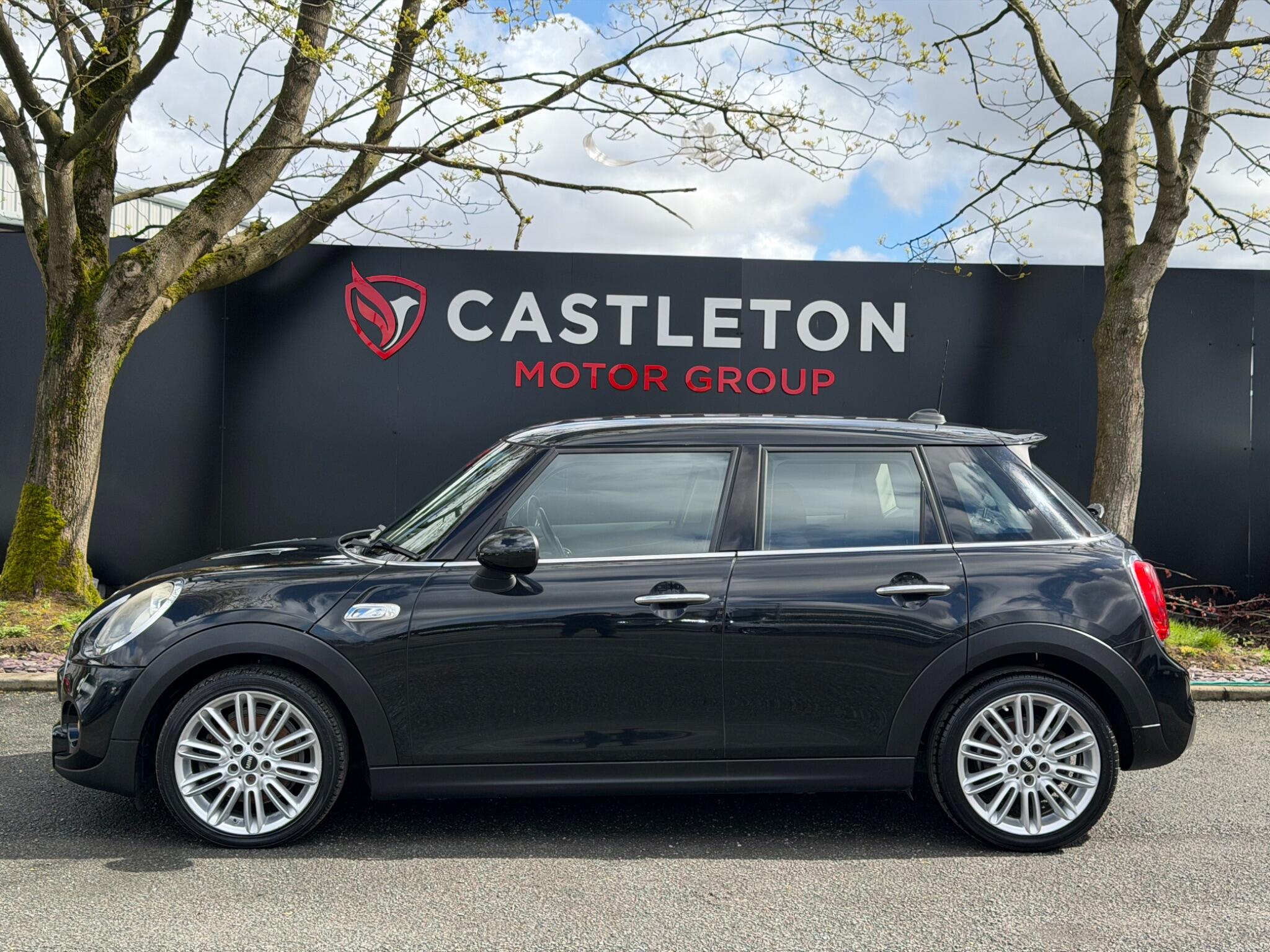 MINI Hatch - Image 10