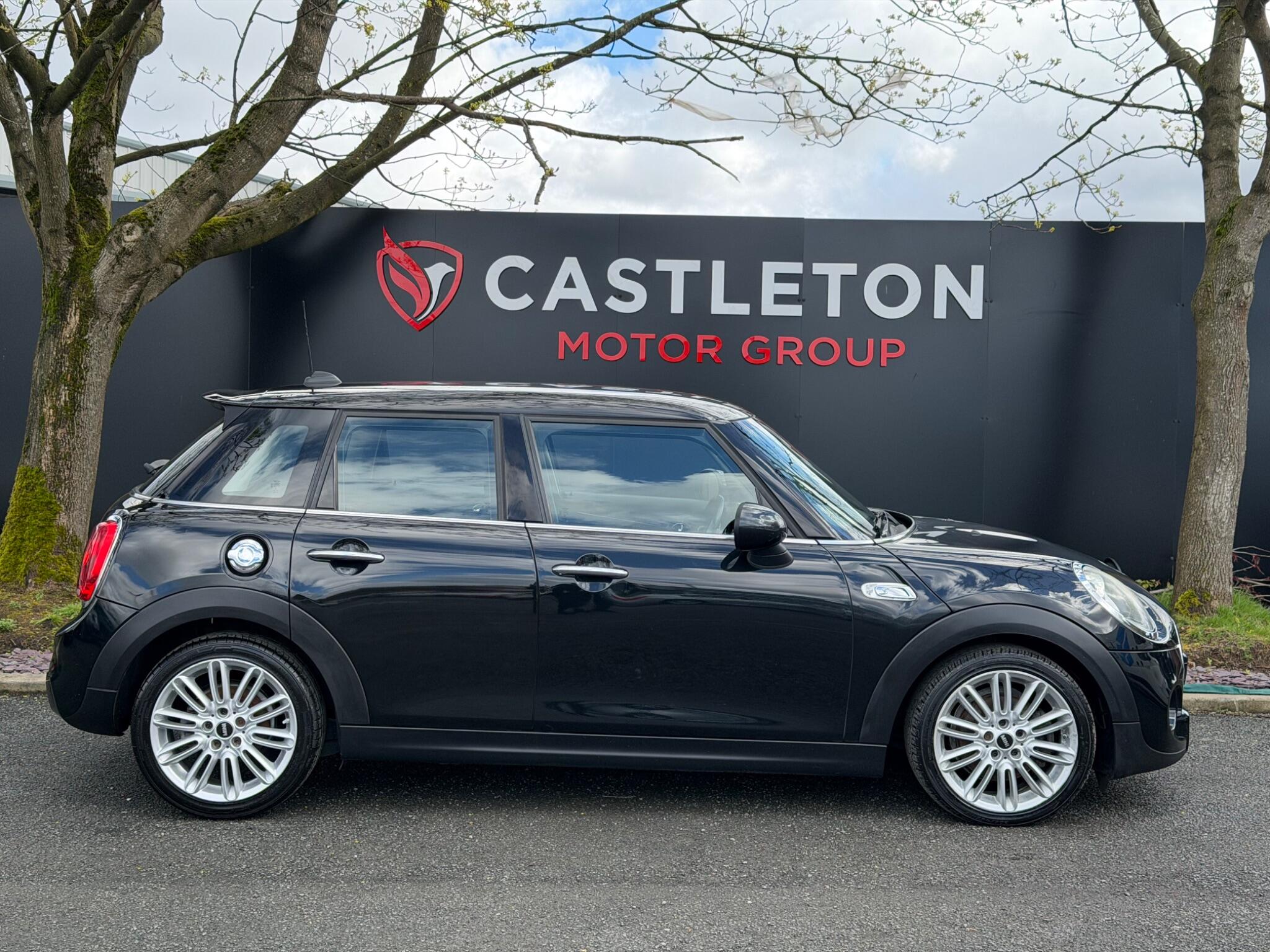 MINI Hatch - Image 15