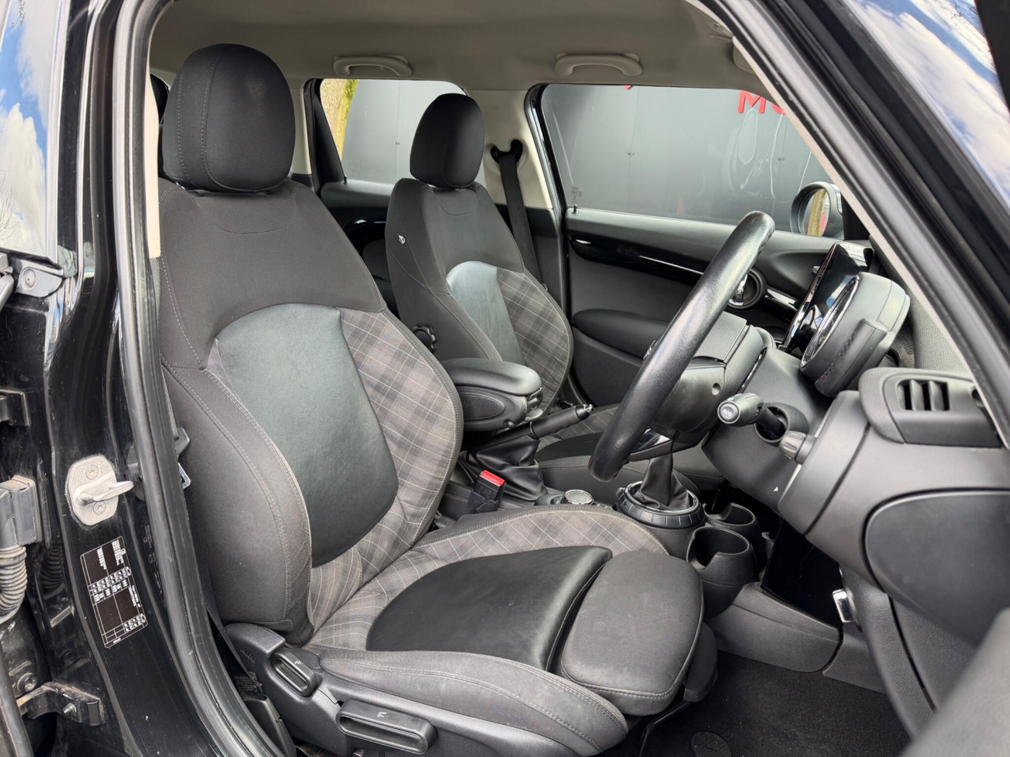 MINI Hatch - Image 21