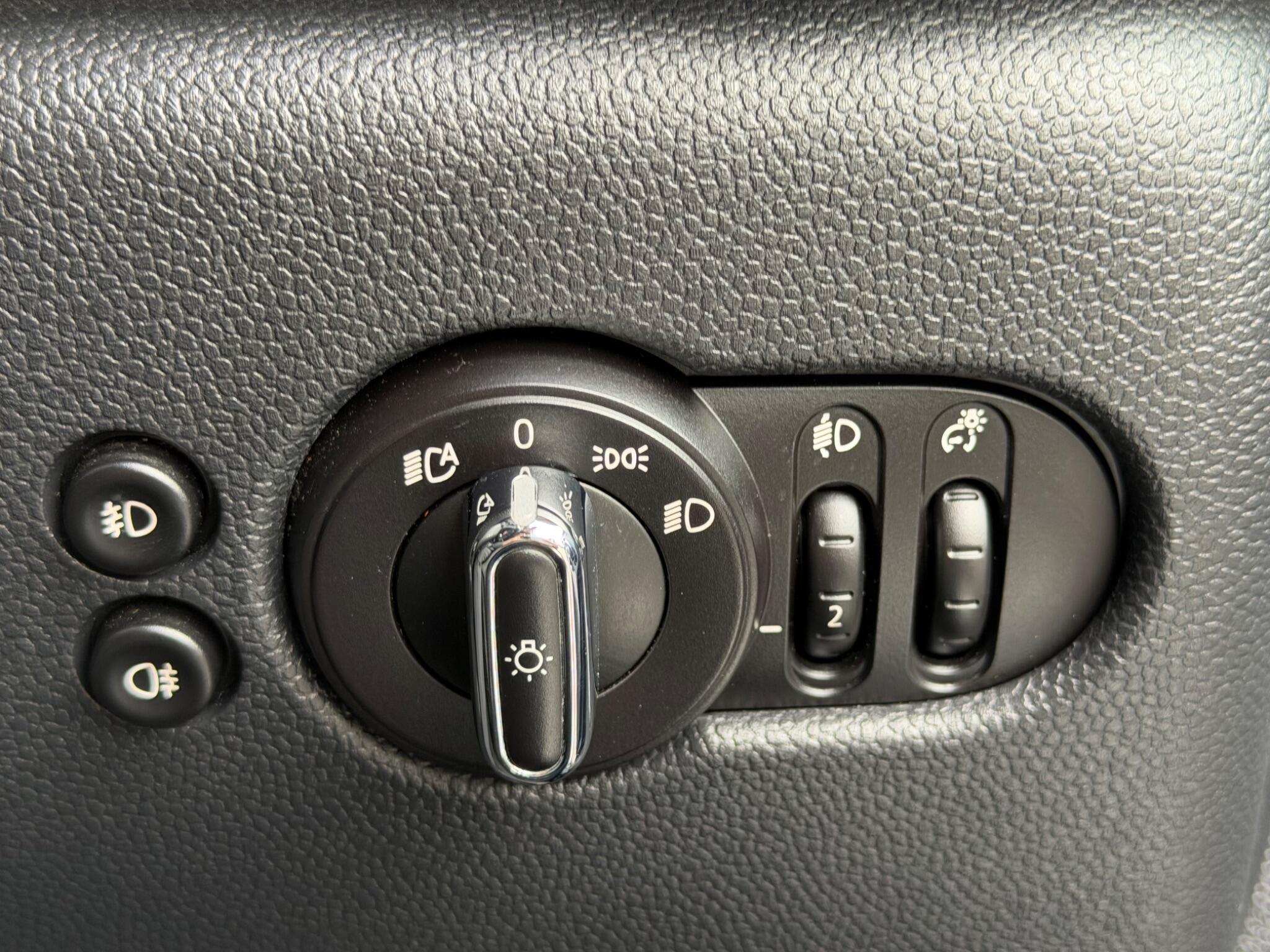 MINI Hatch - Image 44