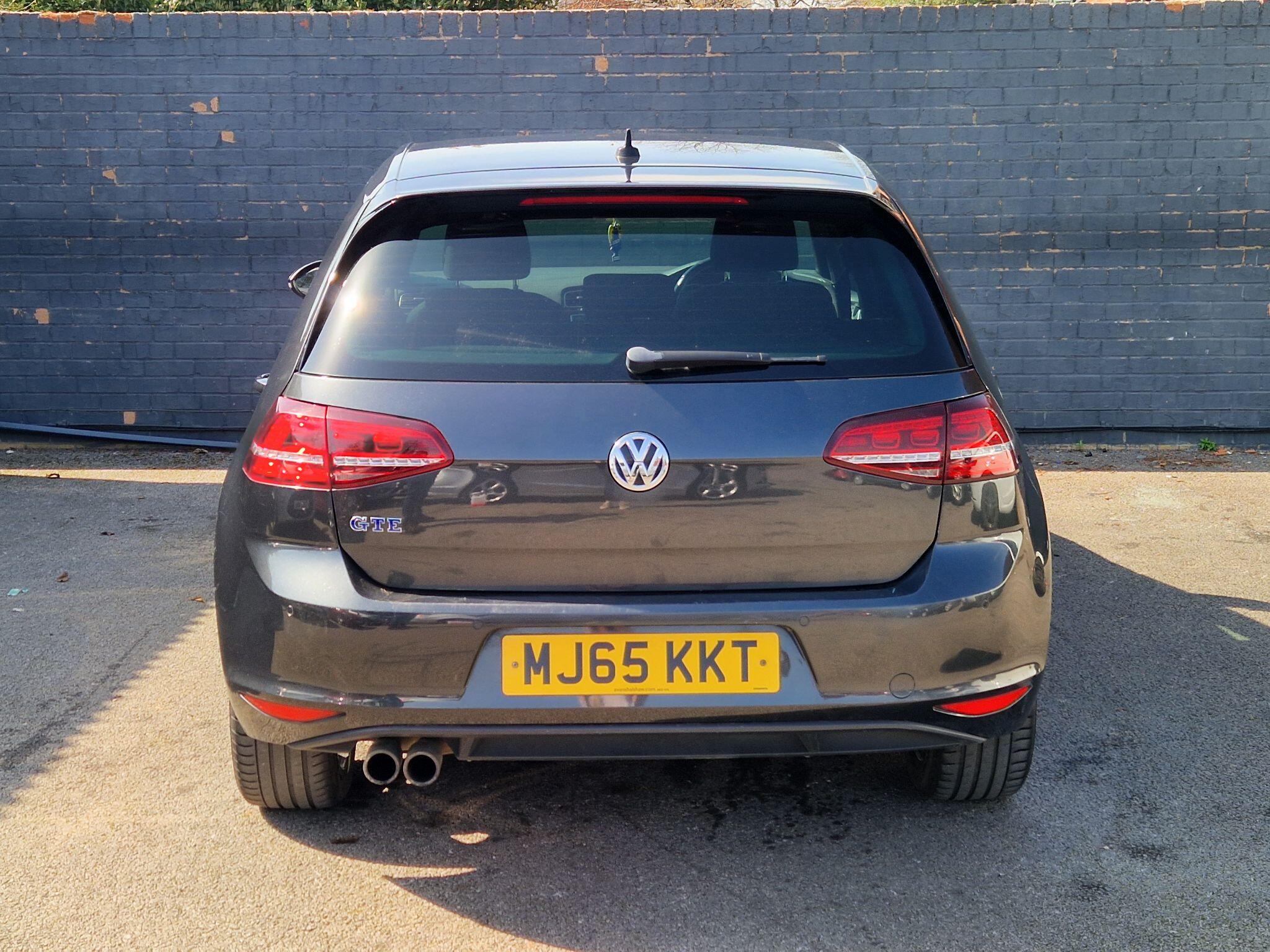 Volkswagen Golf - Image 9