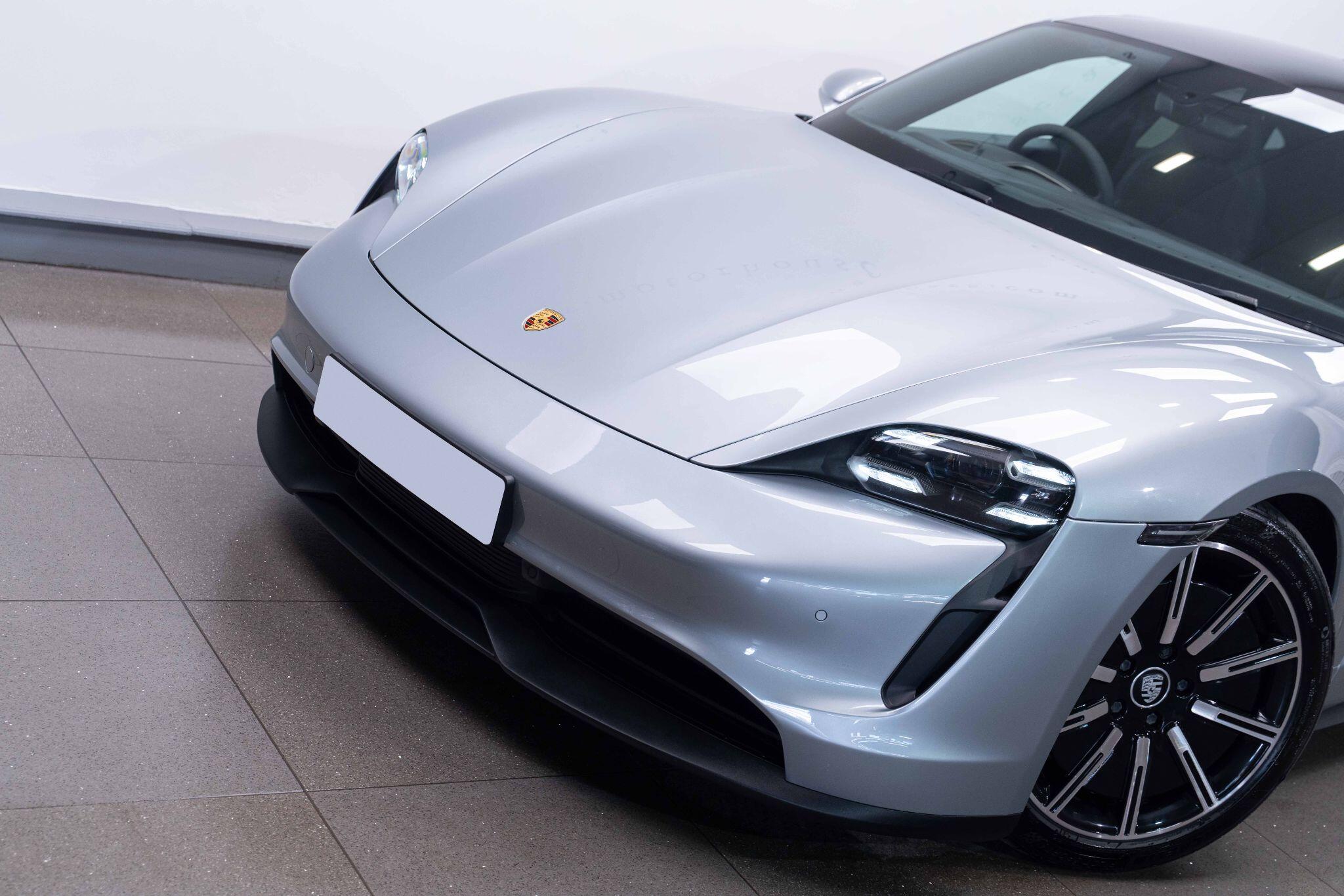 Porsche Taycan - Image 5