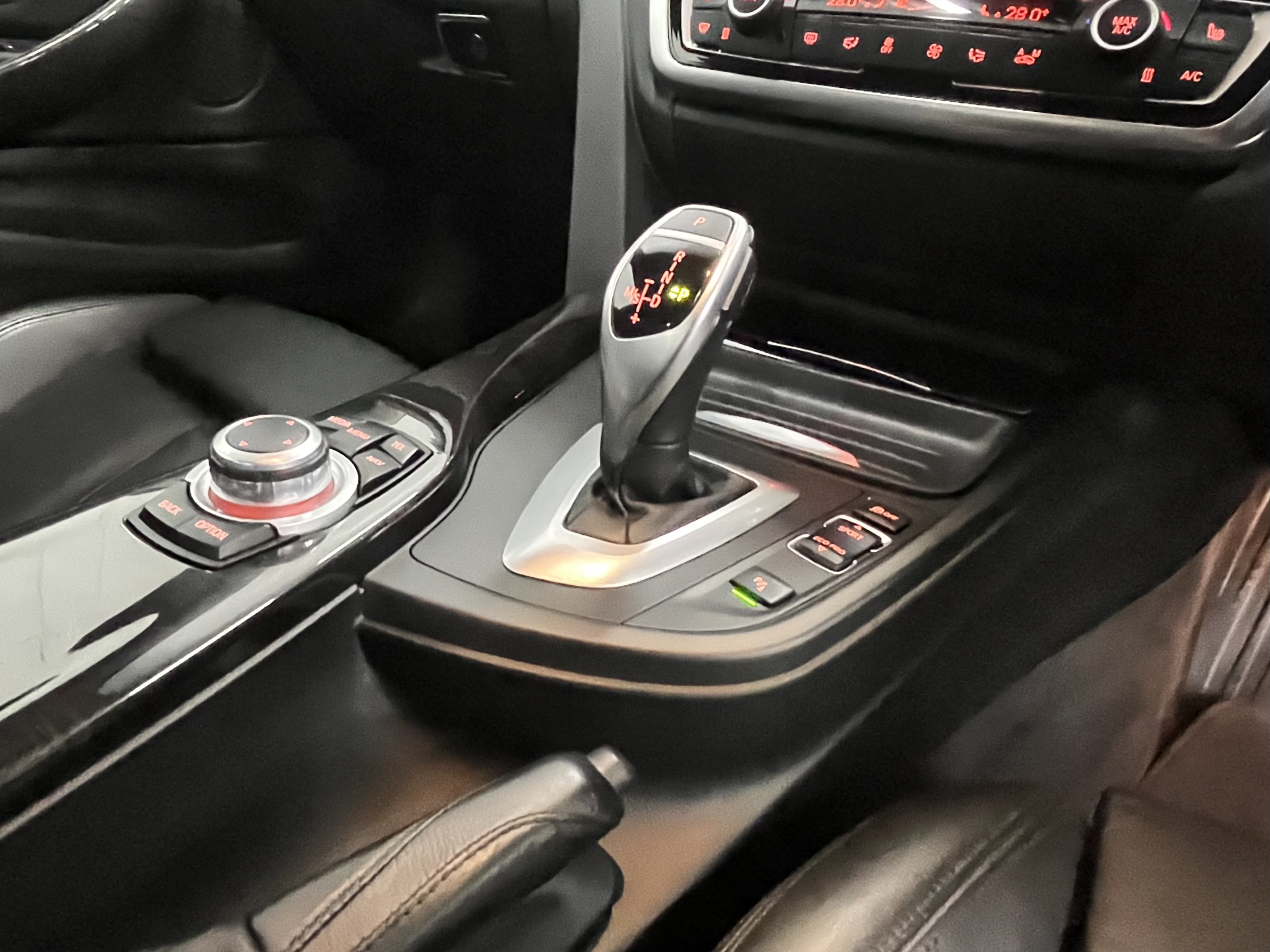 BMW 4 Series - Image 10