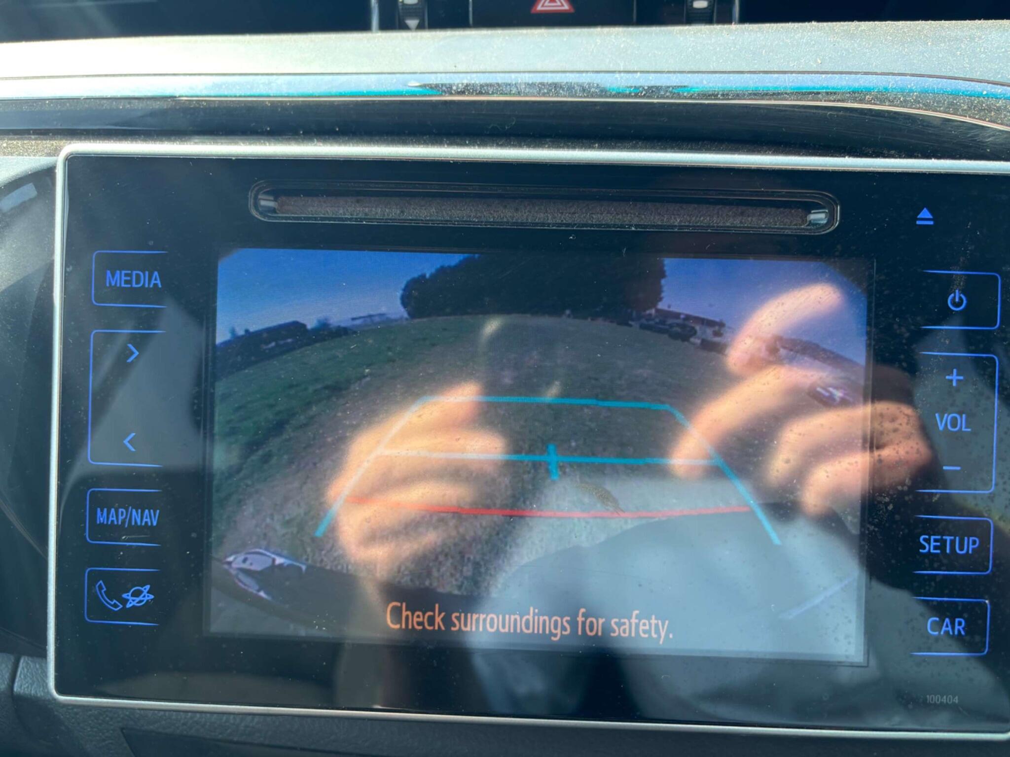 Toyota Hilux - Image 10