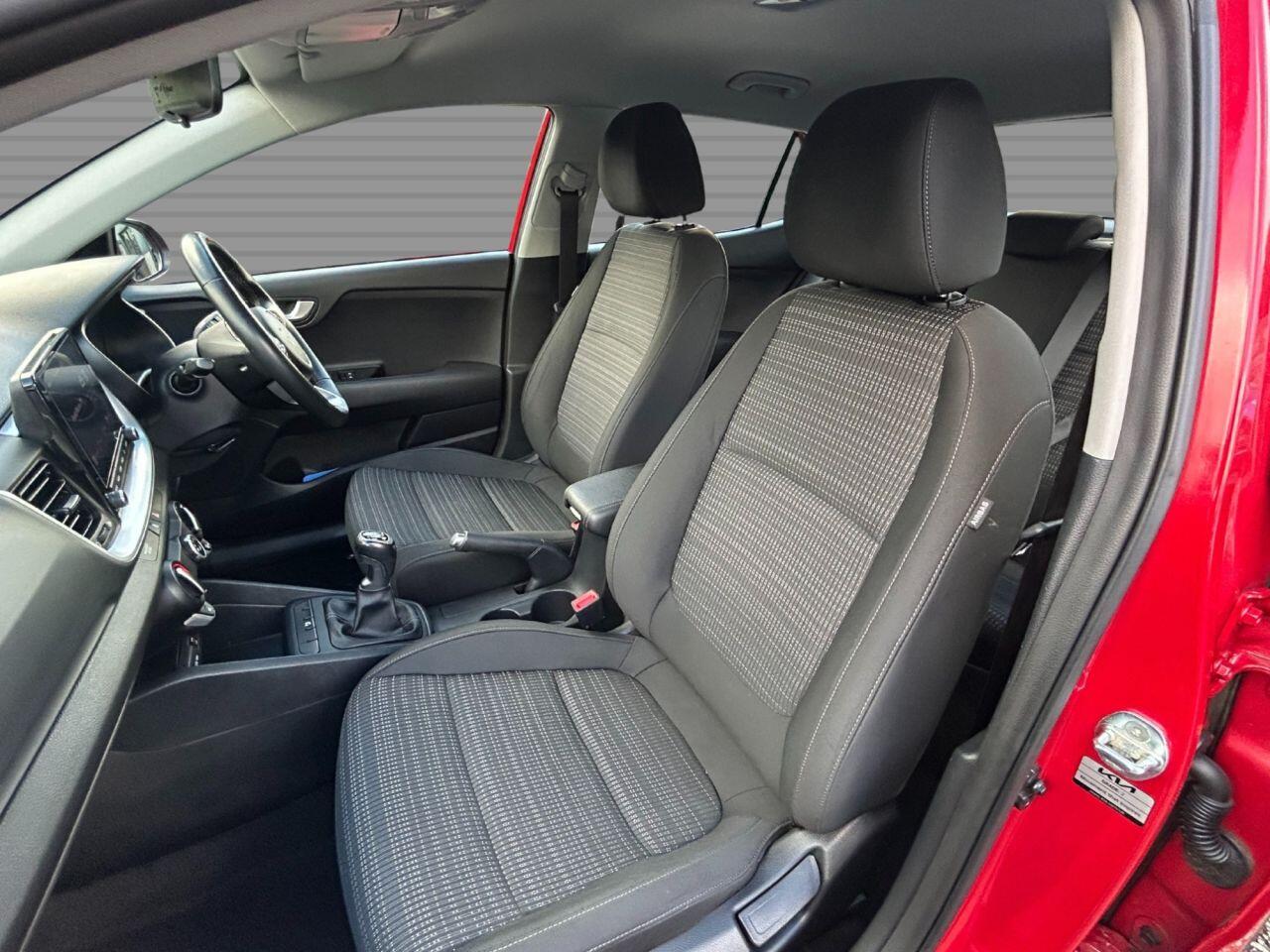 Kia Stonic - Image 18