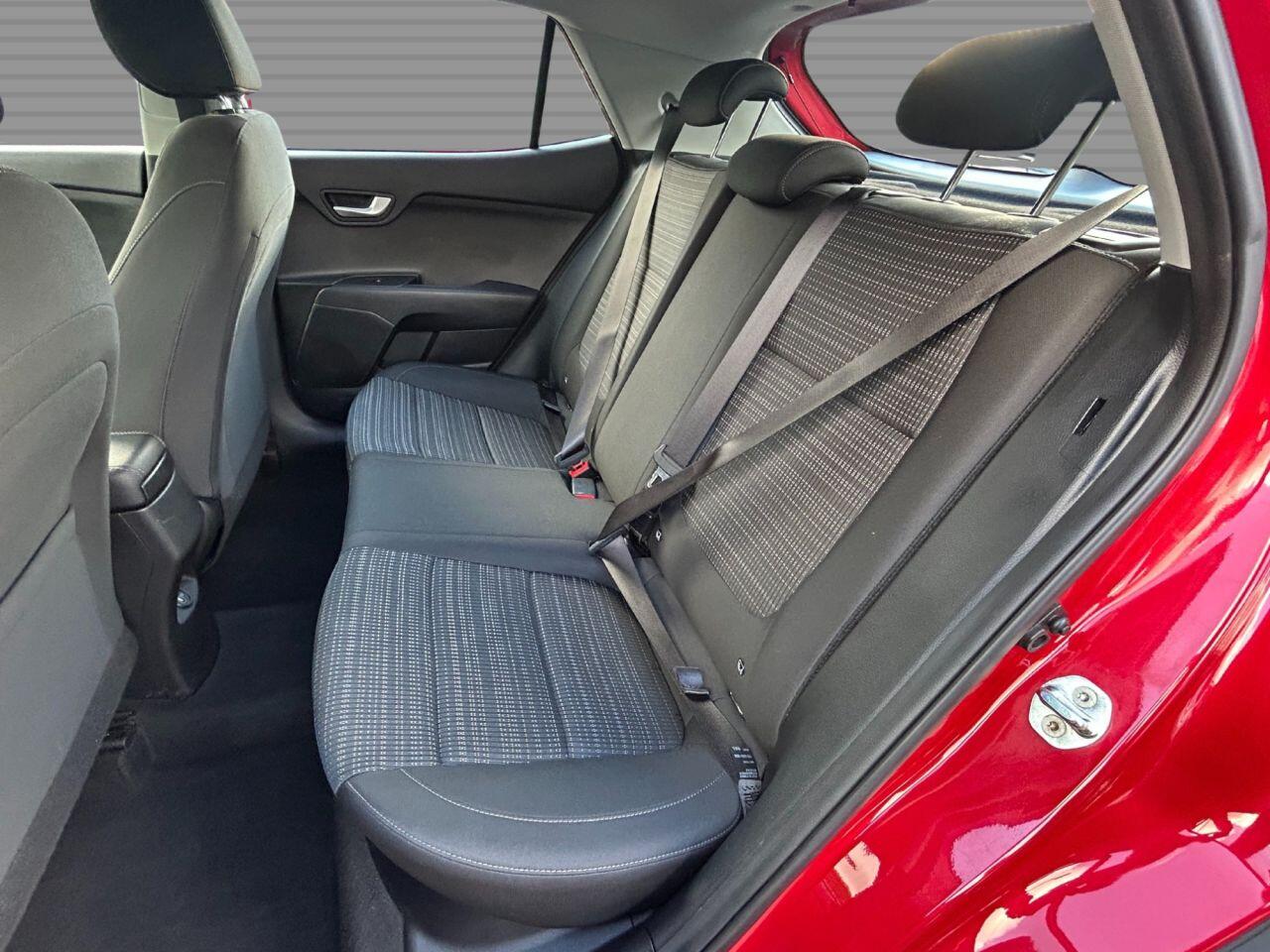 Kia Stonic - Image 19