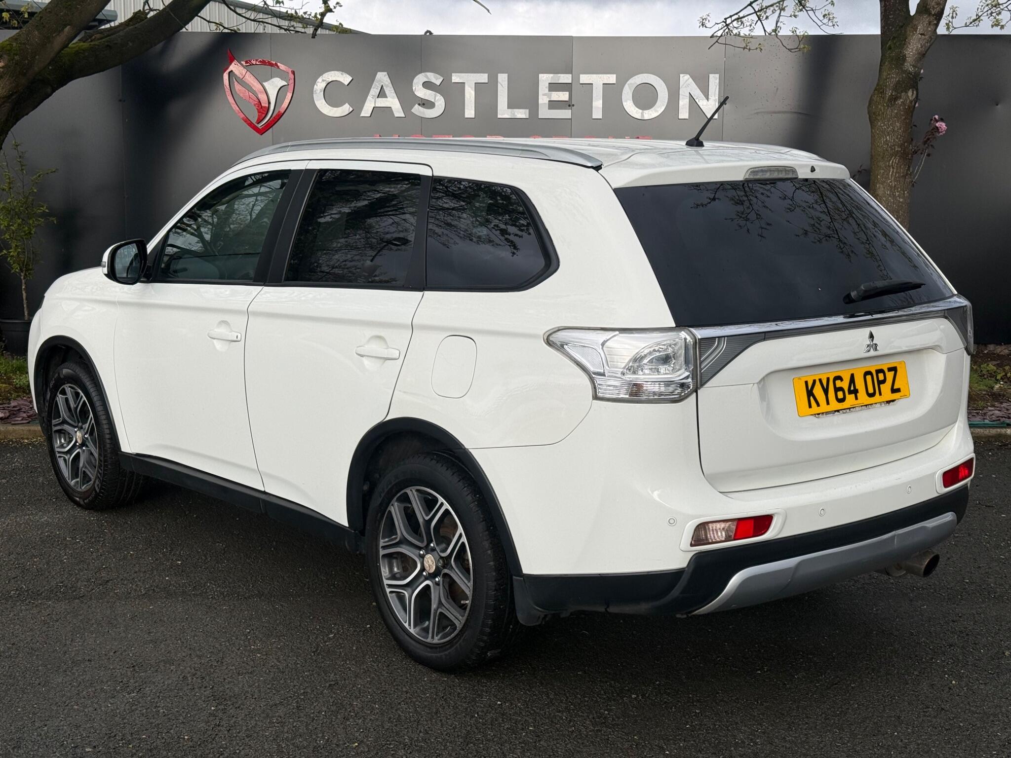 Mitsubishi Outlander - Image 4