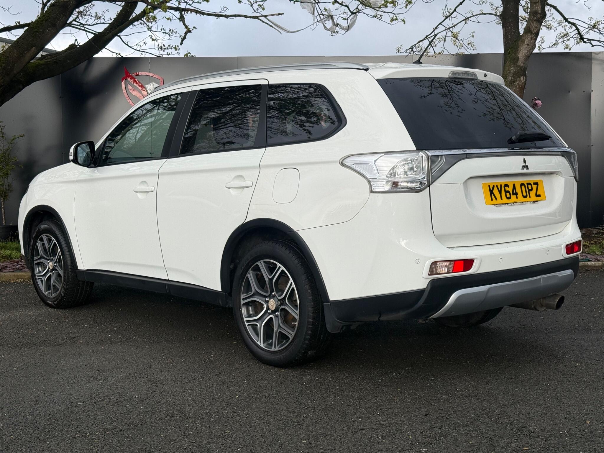 Mitsubishi Outlander - Image 8