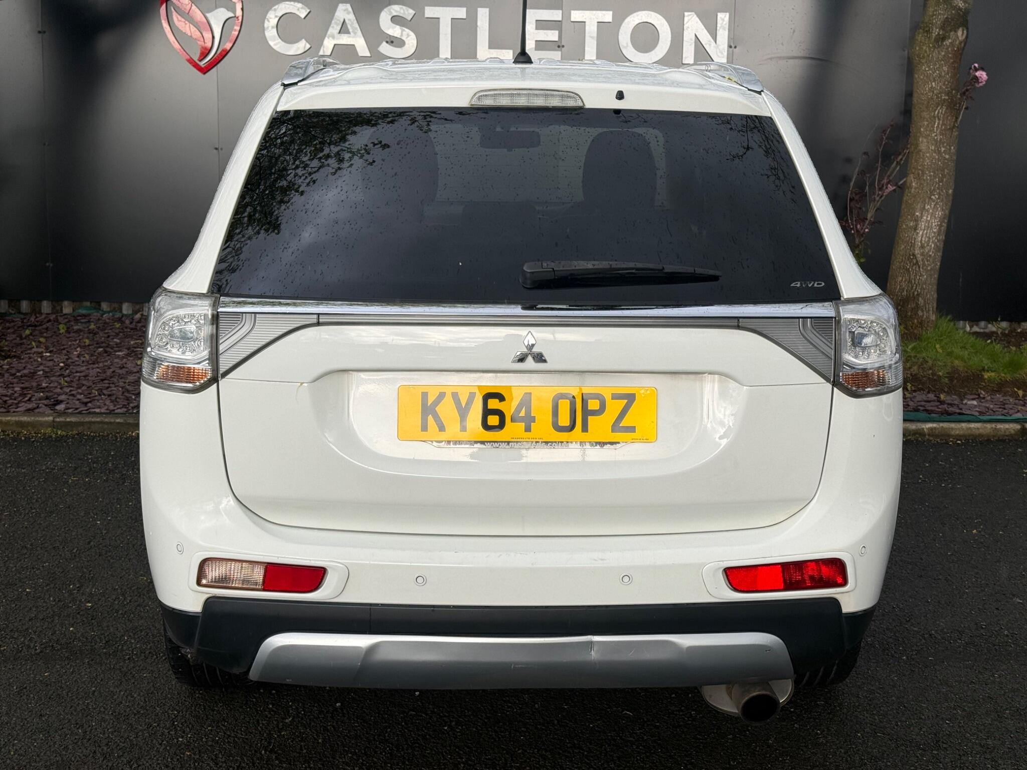 Mitsubishi Outlander - Image 12