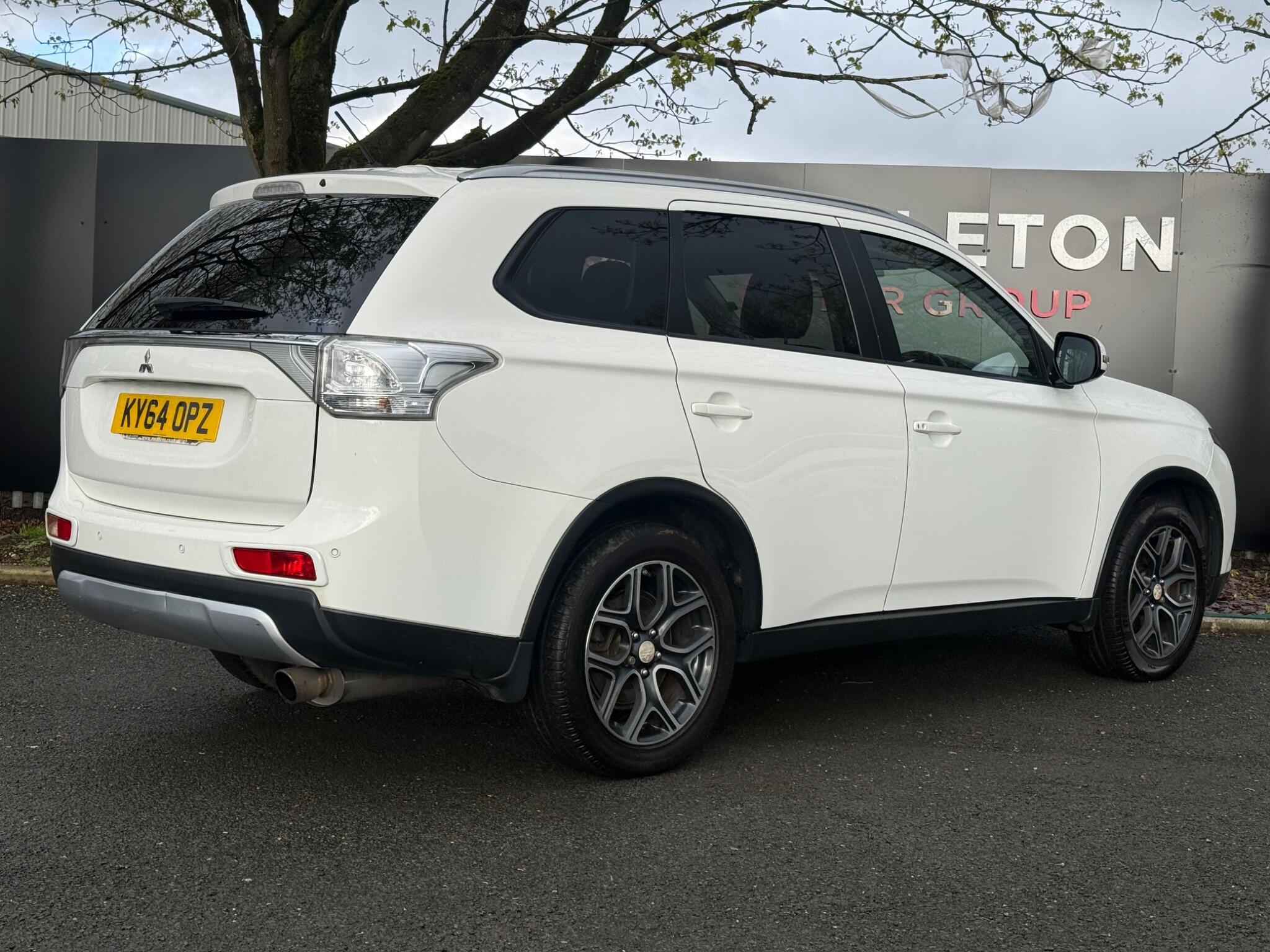 Mitsubishi Outlander - Image 13