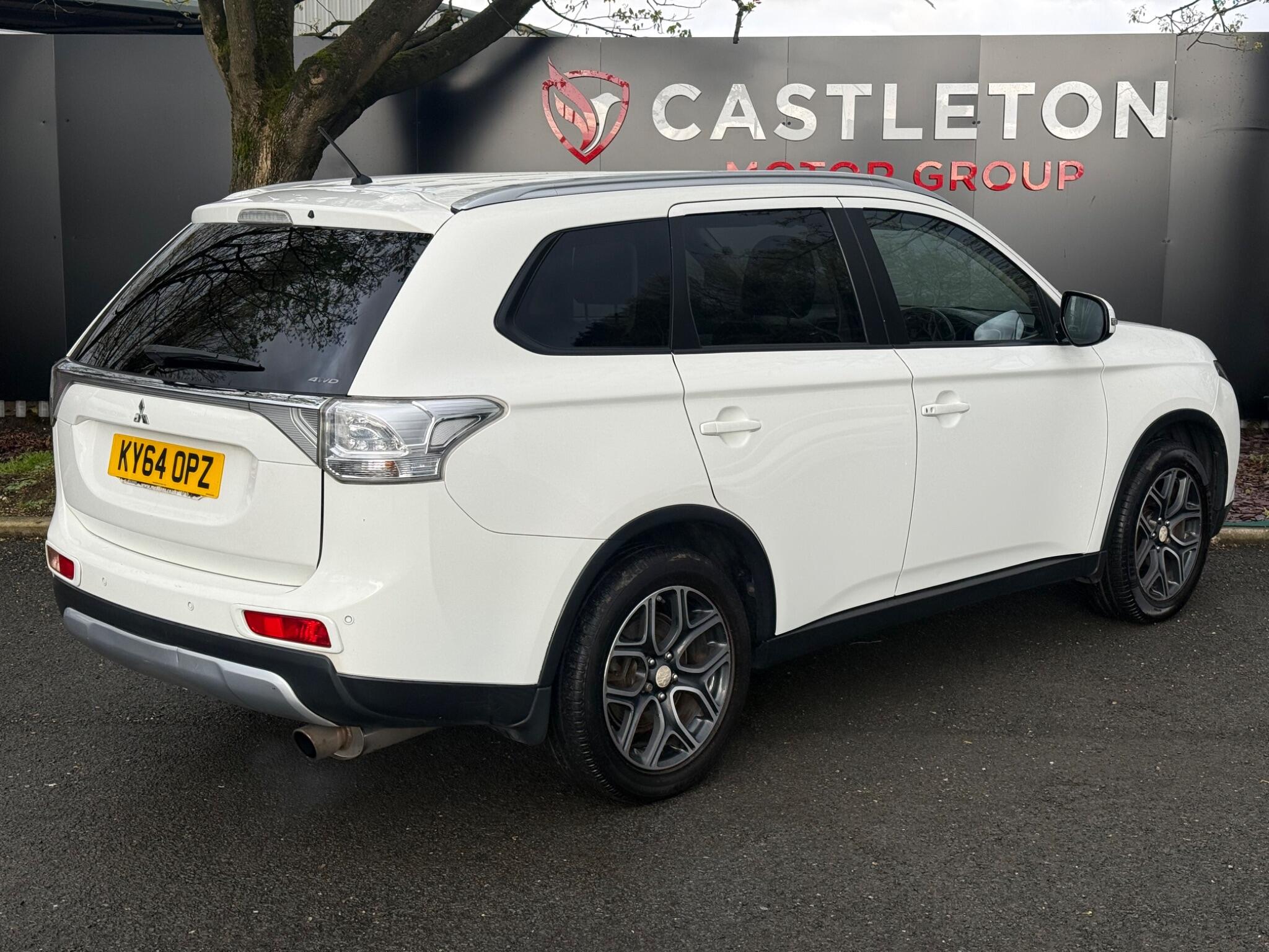 Mitsubishi Outlander - Image 14