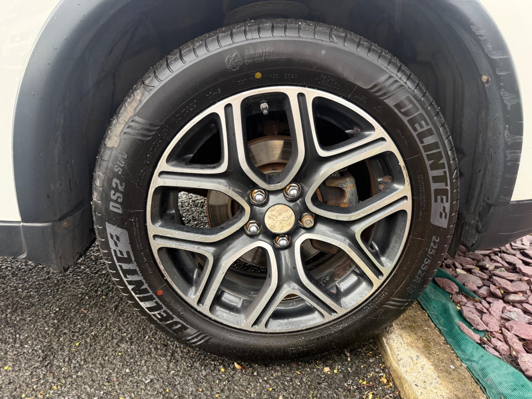 Mitsubishi Outlander - Image 17