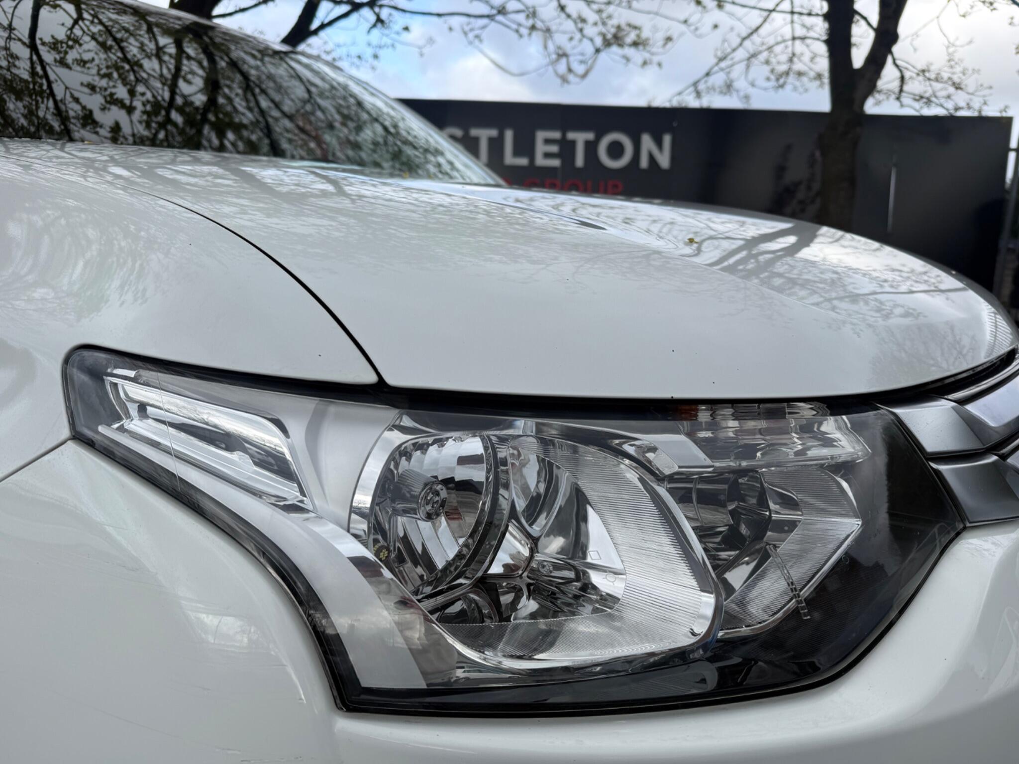 Mitsubishi Outlander - Image 22