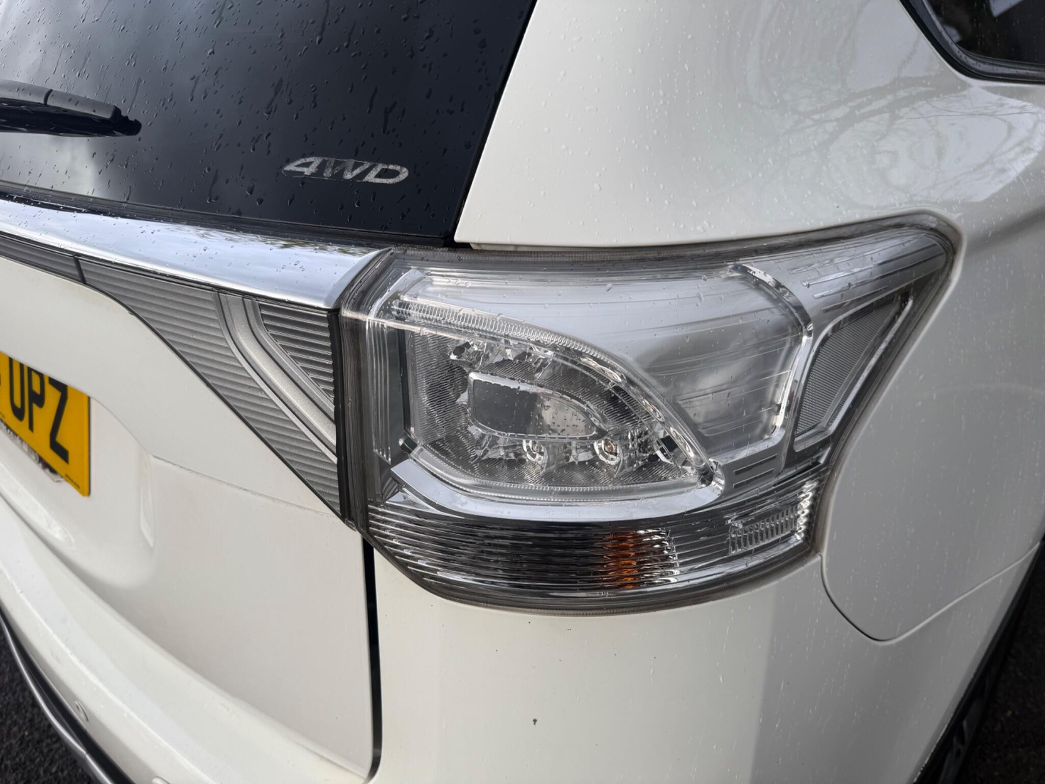 Mitsubishi Outlander - Image 24