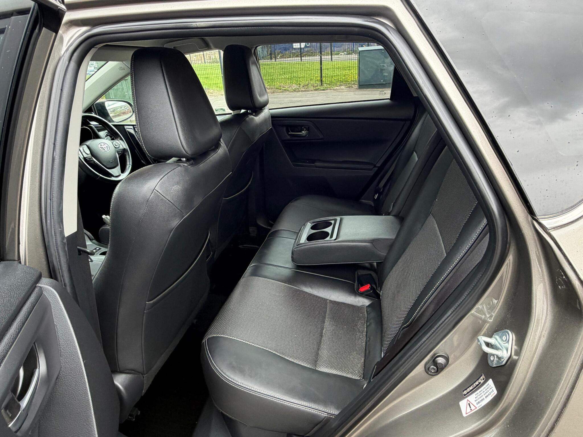 Toyota Auris - Image 21