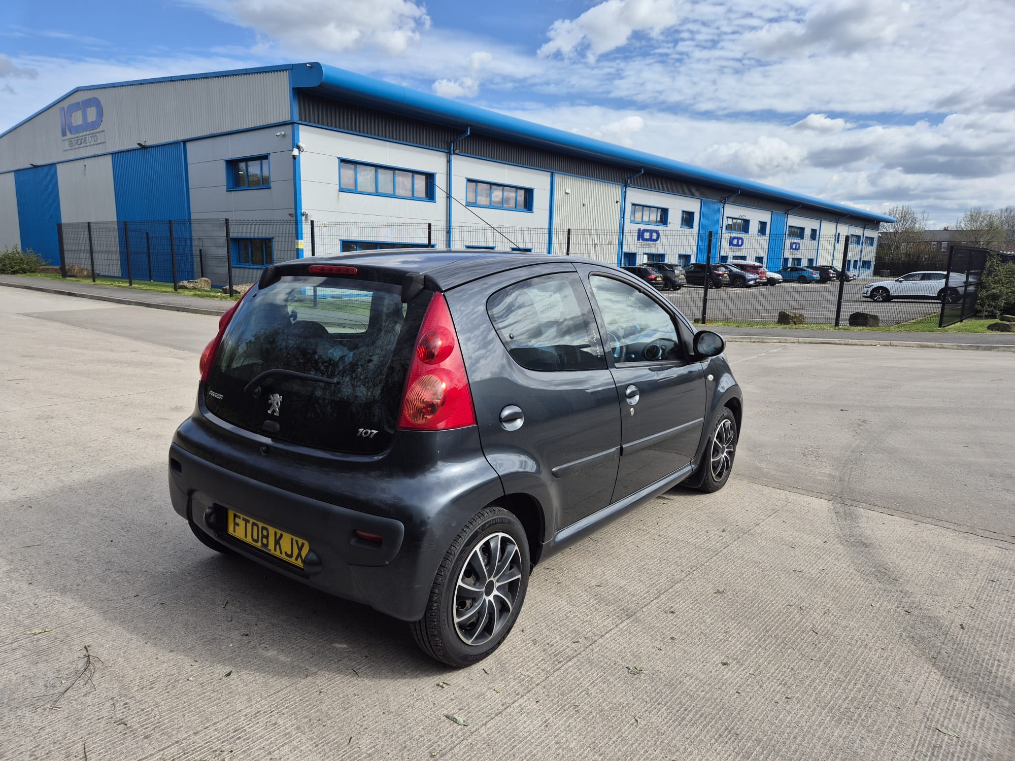 Peugeot 107 - Image 2