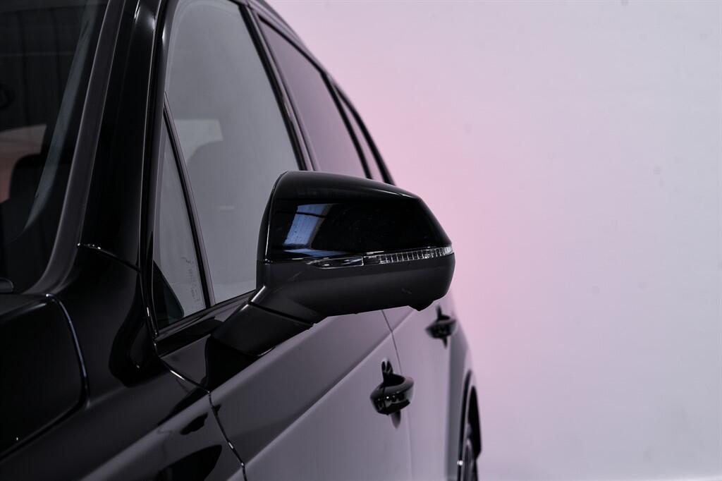 Audi SQ7 - Image 9